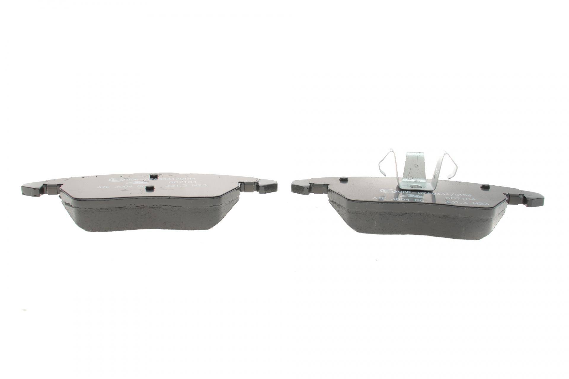 Колодки гальмівні (передні) VW Caddy/Golf/Jetta/Passat/Touran/Skoda Fabia/Octavia 03- (ушки вниз) (Ate)