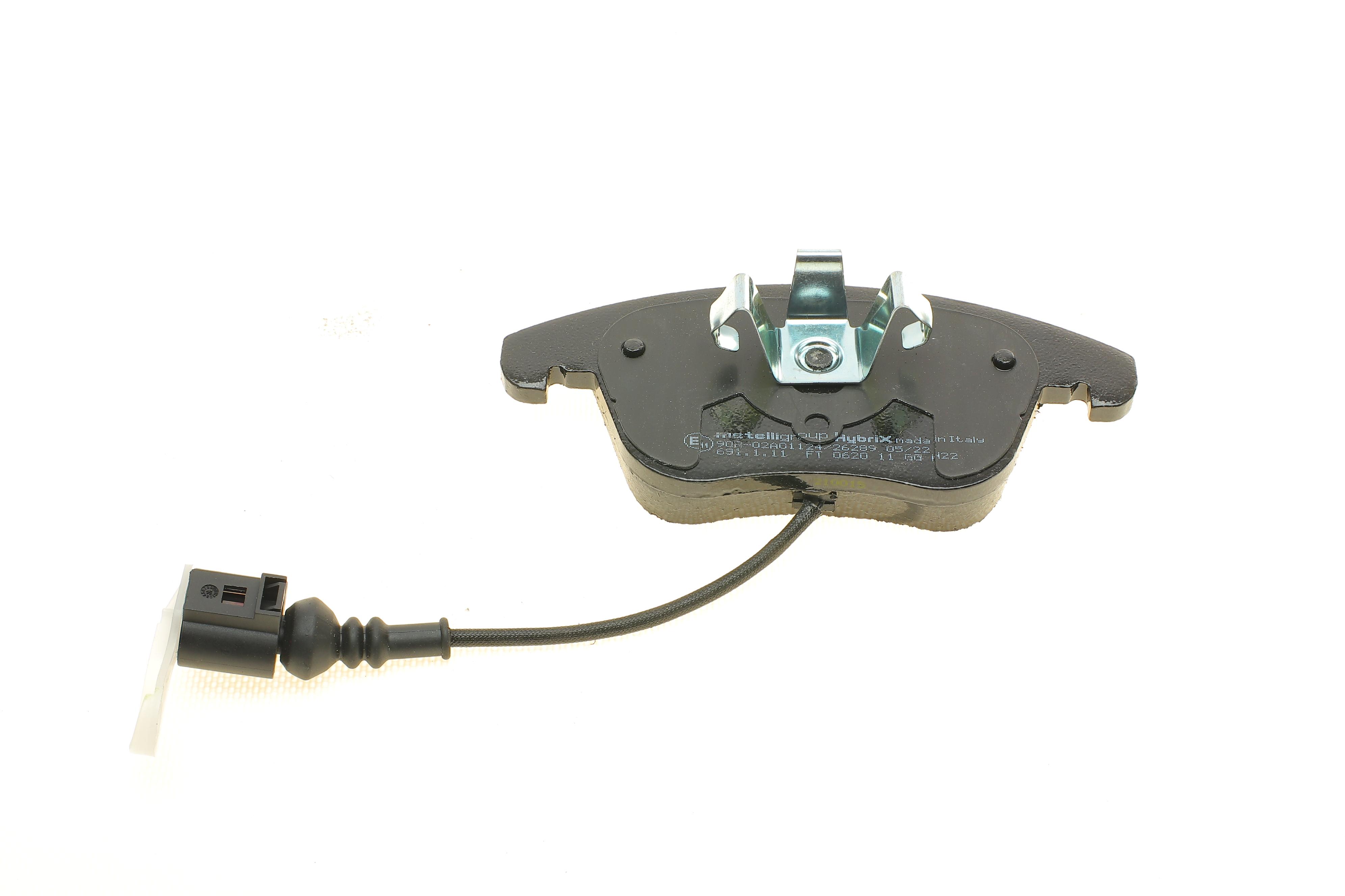 Колодки гальмівні (передні) Audi Q3 11-18/VW Passat B8 14-/Tiguan 07-/Sharan 10- (+датчик)