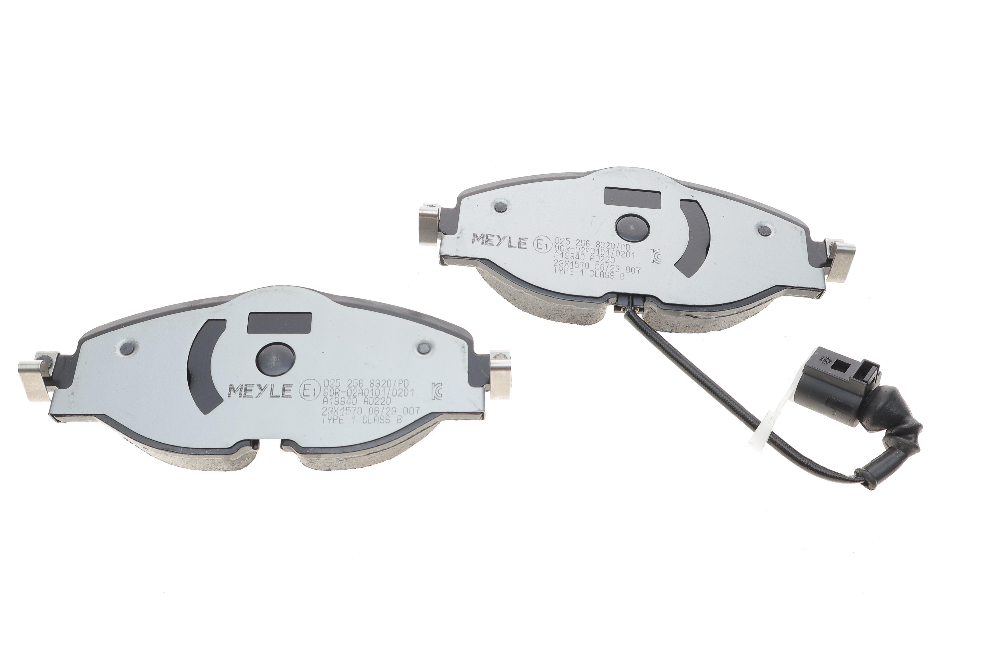 Колодки гальмівні (передні) VW Caddy IV/Golf VII/Passat B8/Skoda Octavia/Seat Leon 12- (з датчиком)