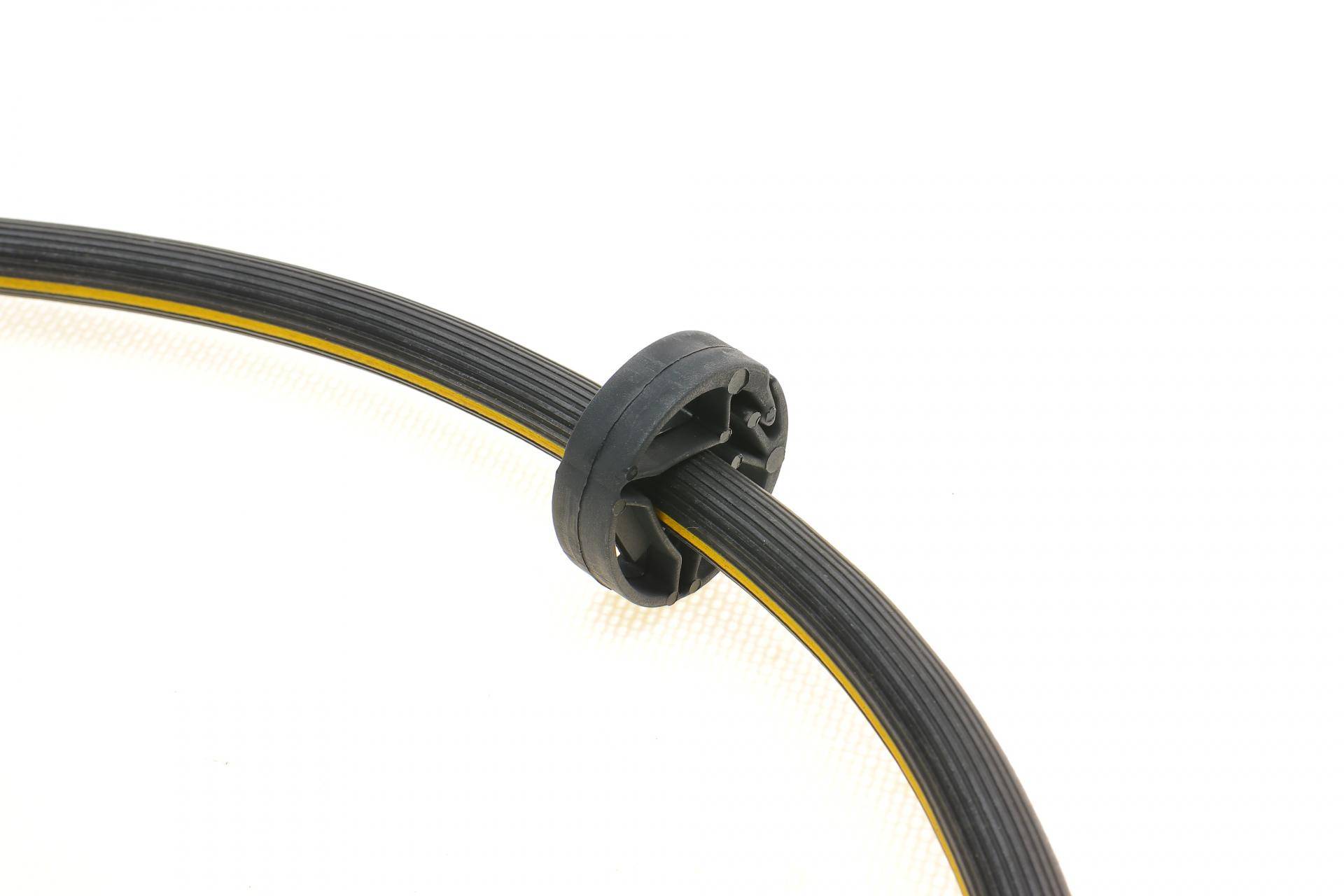 Шланг гальмівний (передній) VW Passat -97