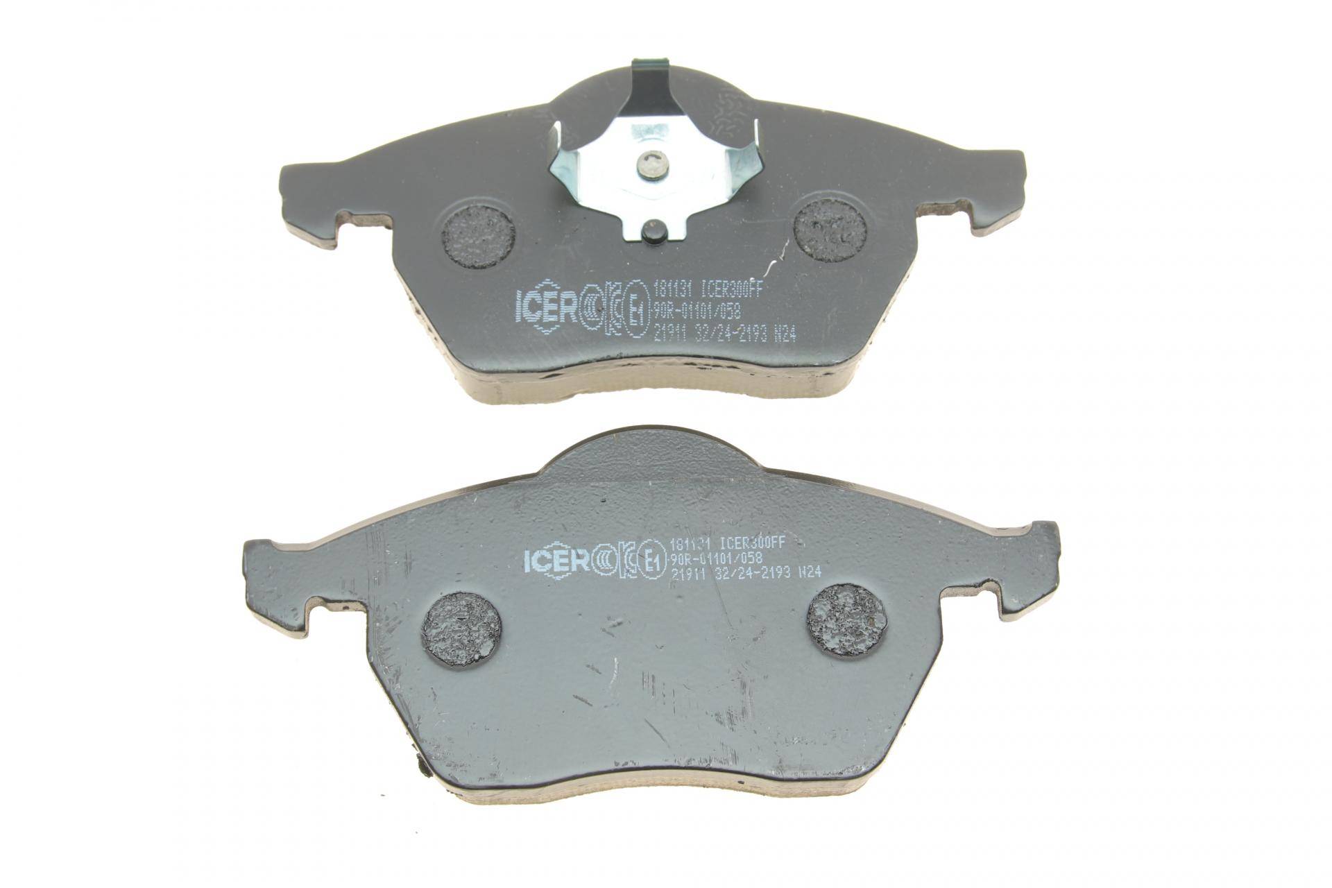 Колодки гальмівні (передні) Audi A3/TT/Skoda Octavia 96-10/VW Golf/Passat B3/B4 91-06 (без датчика)