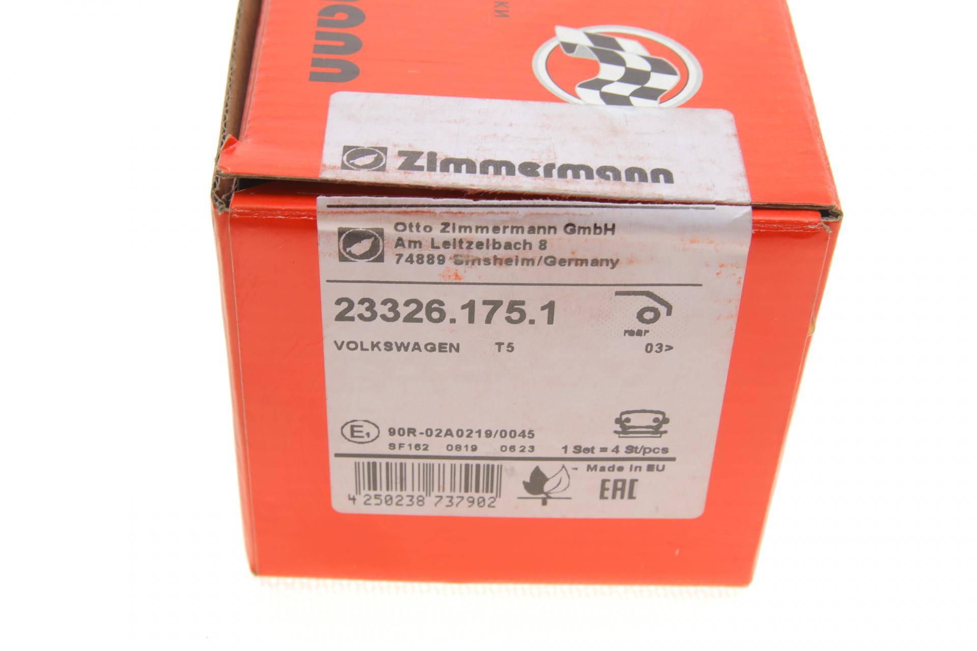 Колодки гальмівні (задні) VW T5 03- (Lucas) (з датчиком)