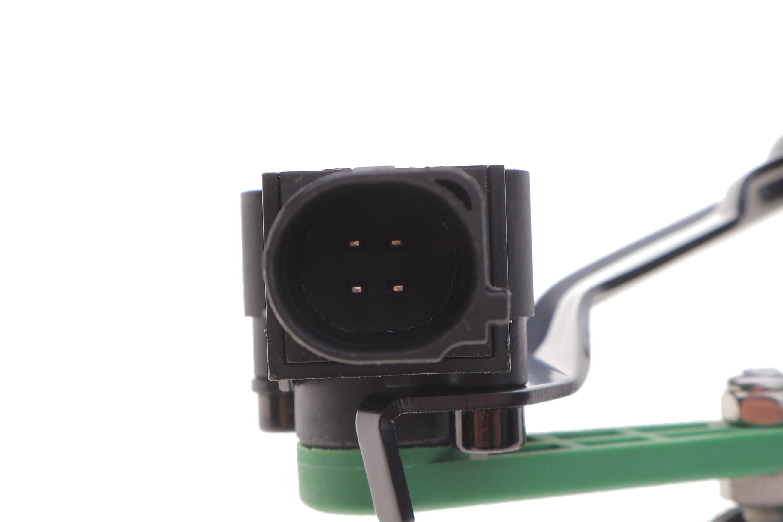 Датчик регулювання кута нахилу фар Audi A4/A5 07-17 (L)