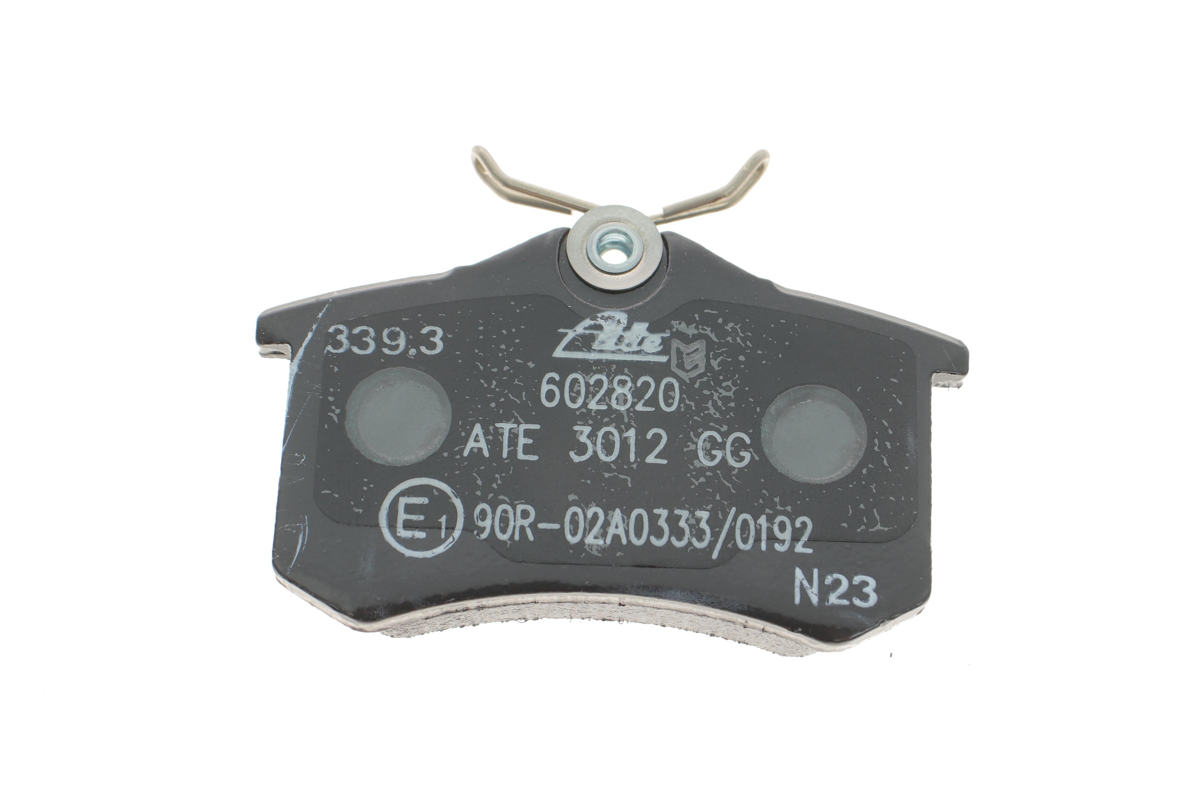 Колодки гальмівні (задні) VW Caddy 04-15/Golf 97-16/Passat B5 96-05/Skoda Fabia/Citroen/Peugeot 99- (Lucas/TRW)