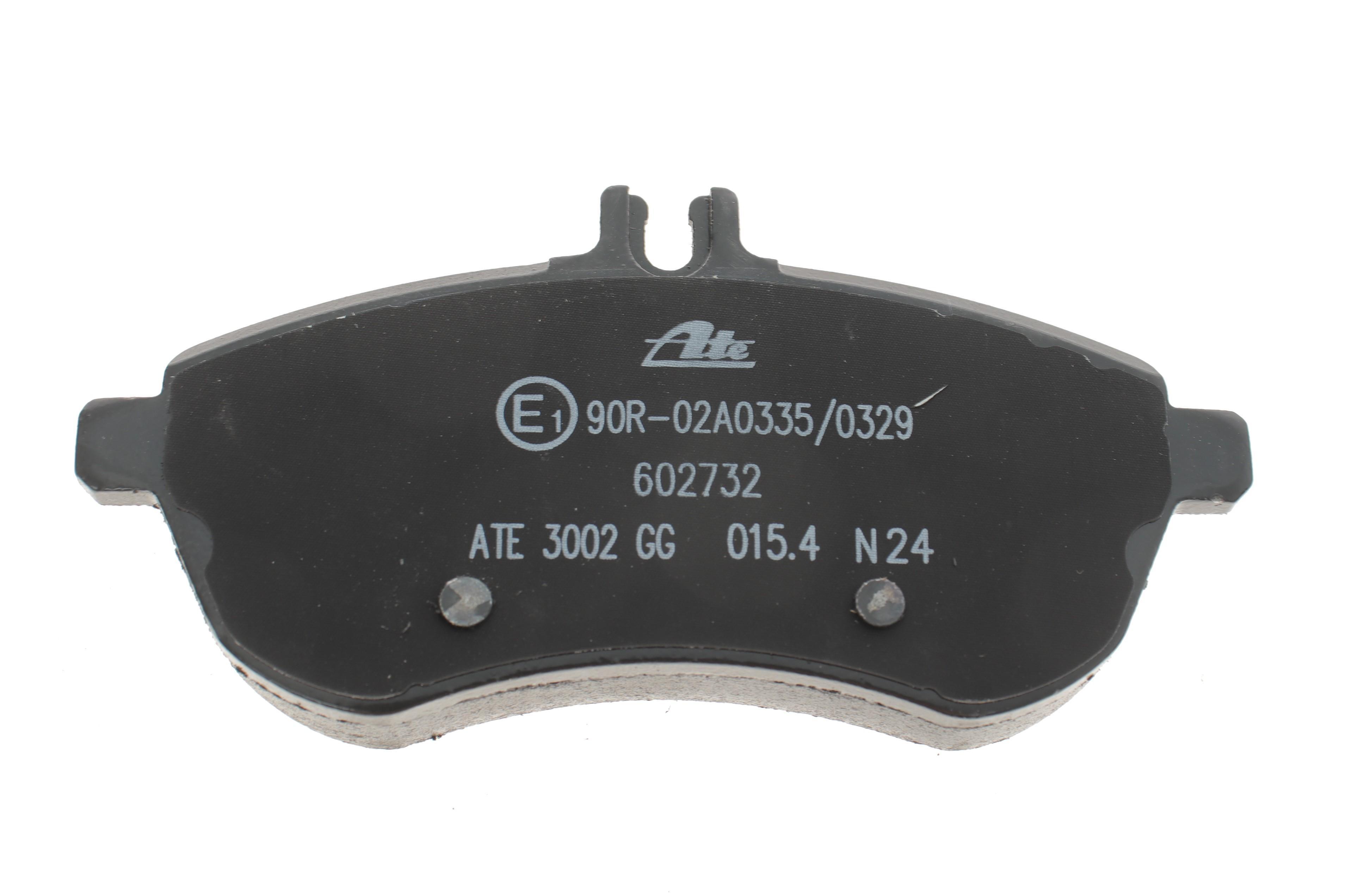 Колодки гальмівні (передні) MB C-class (W204/W205) 07-/E-class (W212) 09-16 (Lucas/TRW)