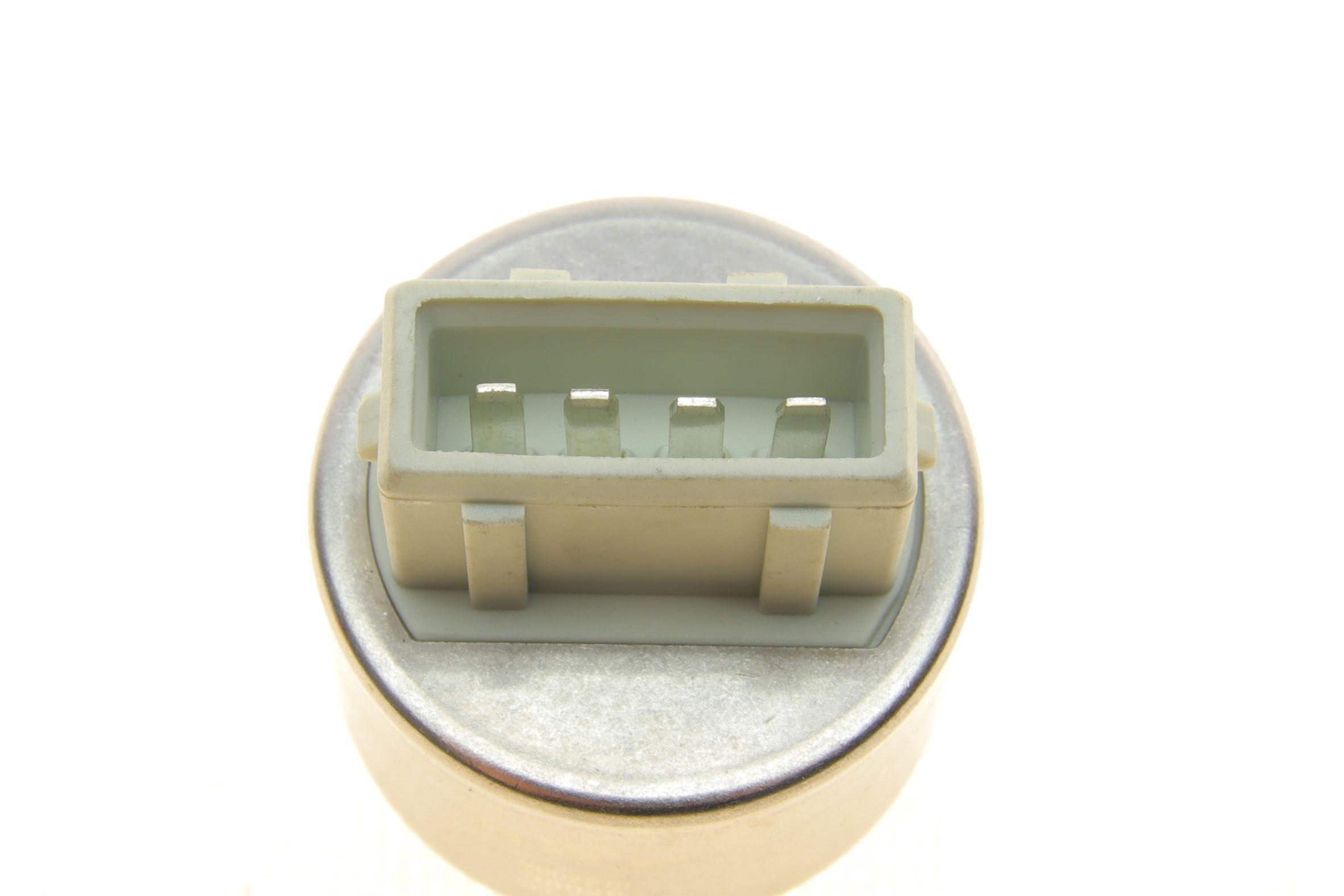 Датчик тиску кондиціонера Opel Astra F/Omega B/Vectra B 1.6-2.6 94-03