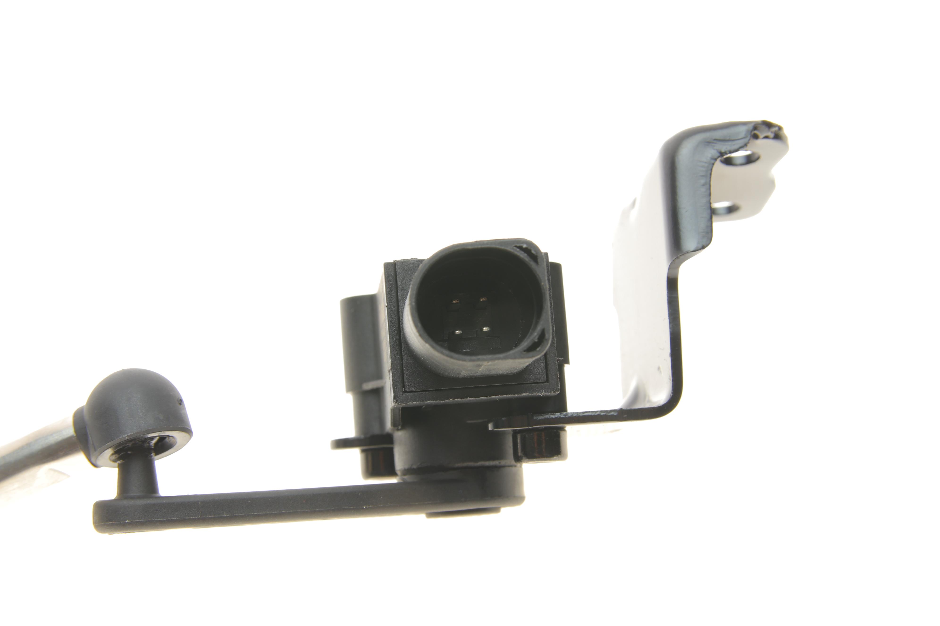 Датчик регулювання кута нахилу фар (задній) VW Passat 10-14 (L)