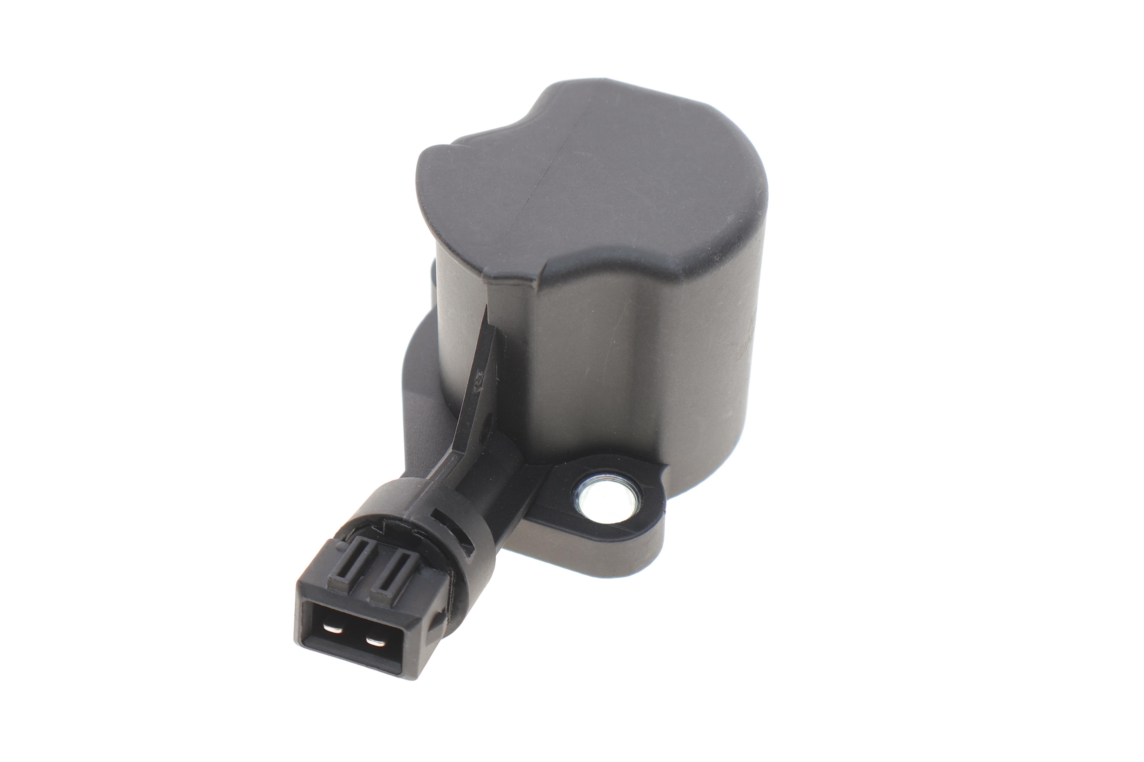 Датчик увімкнення заднього ходу Skoda Octavia/VW Passat/Golf III/IV 1.0-3.2 88-06