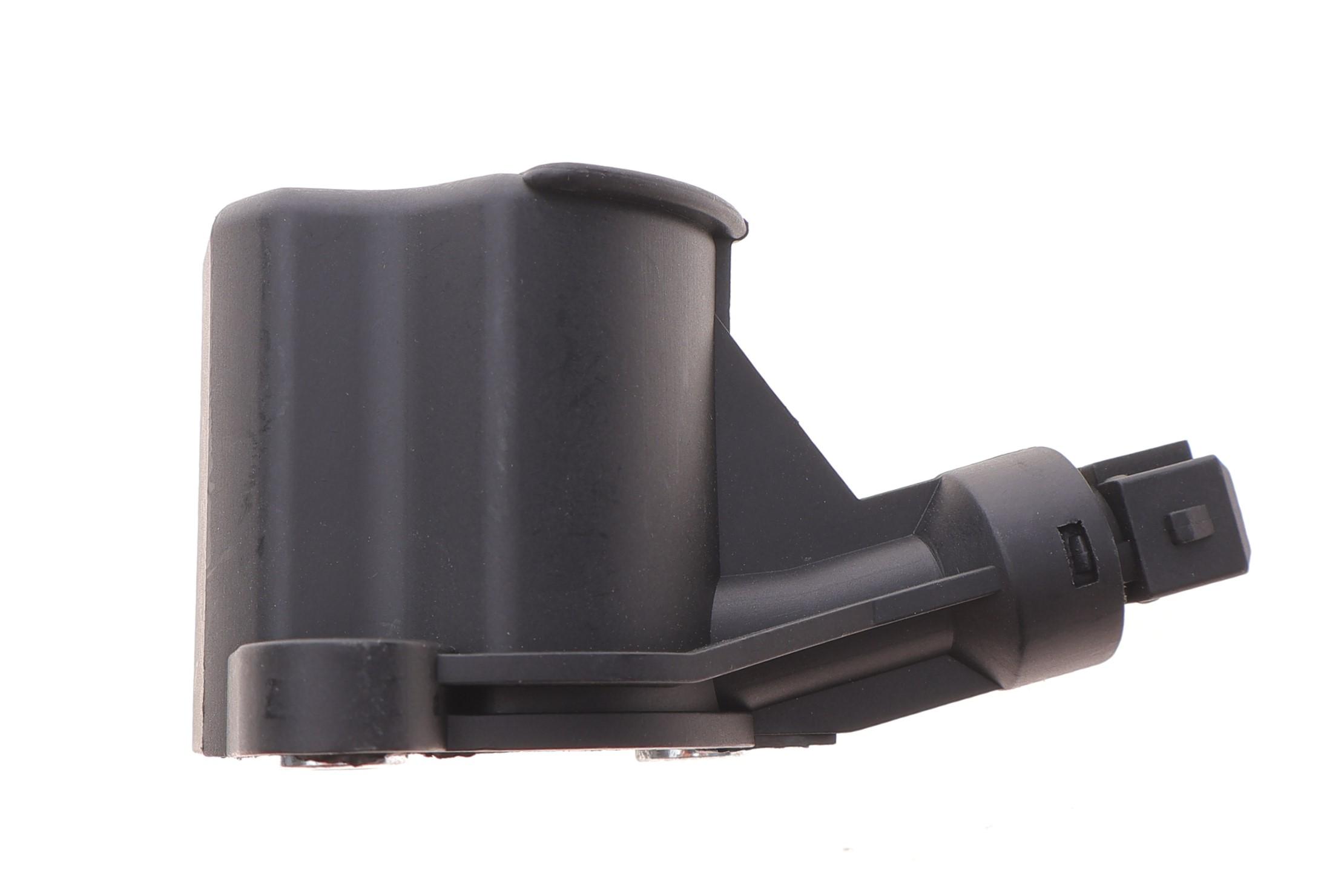 Датчик увімкнення заднього ходу Skoda Octavia/VW Passat/Golf III/IV 1.0-3.2 88-06