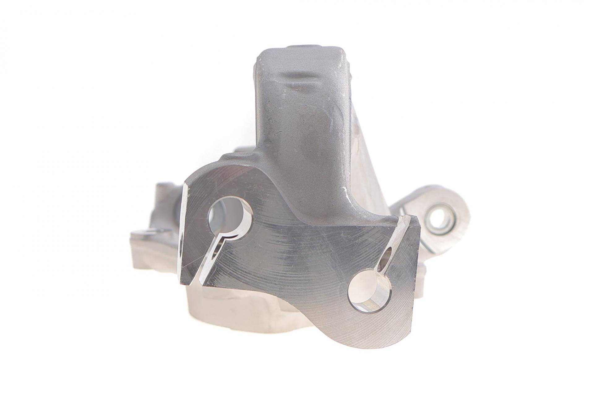 Кулак поворотний (цапфа) Audi A4/Q5 07-17 (R)