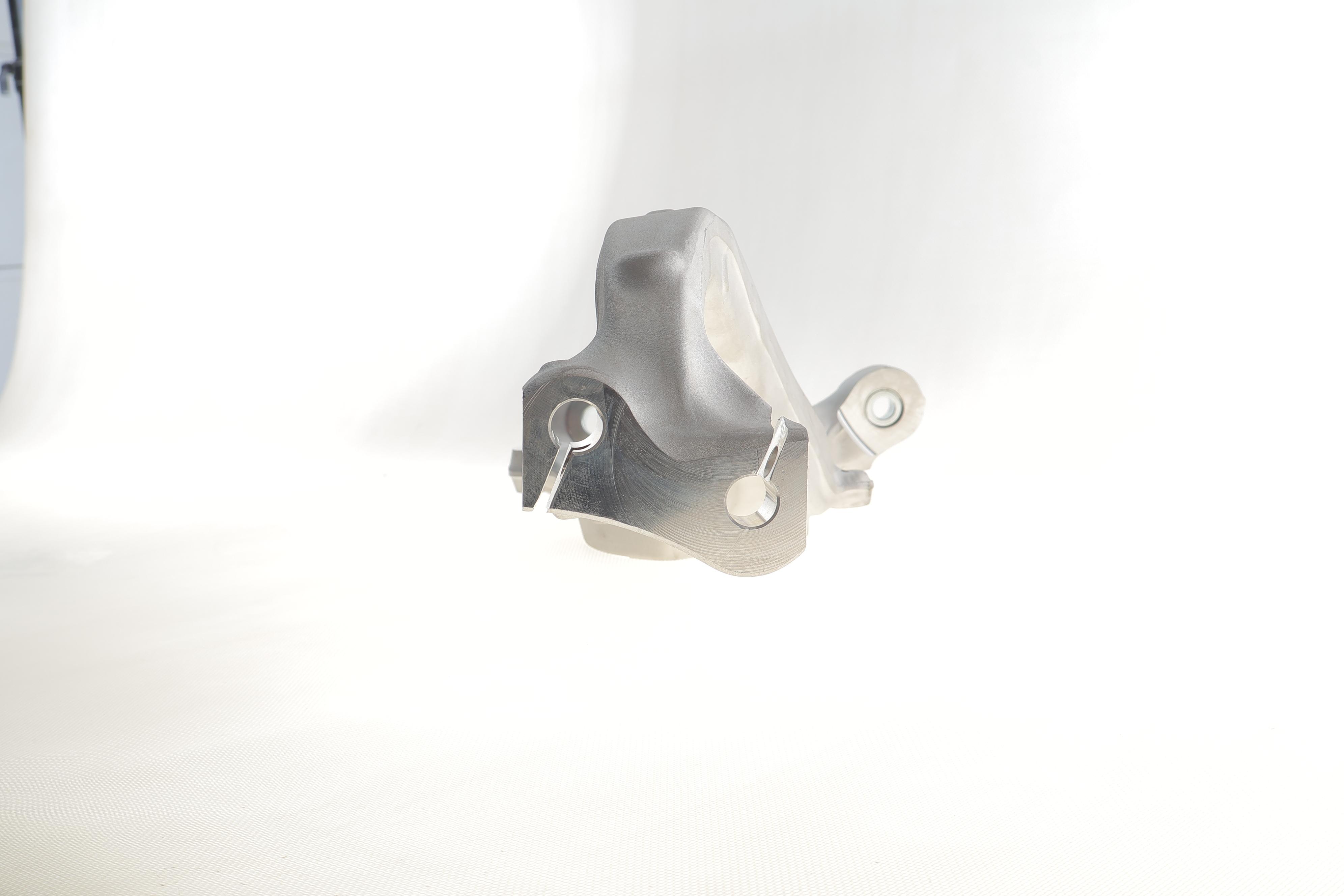 Кулак поворотний (цапфа) Audi A4/Q5 07-17 (R)