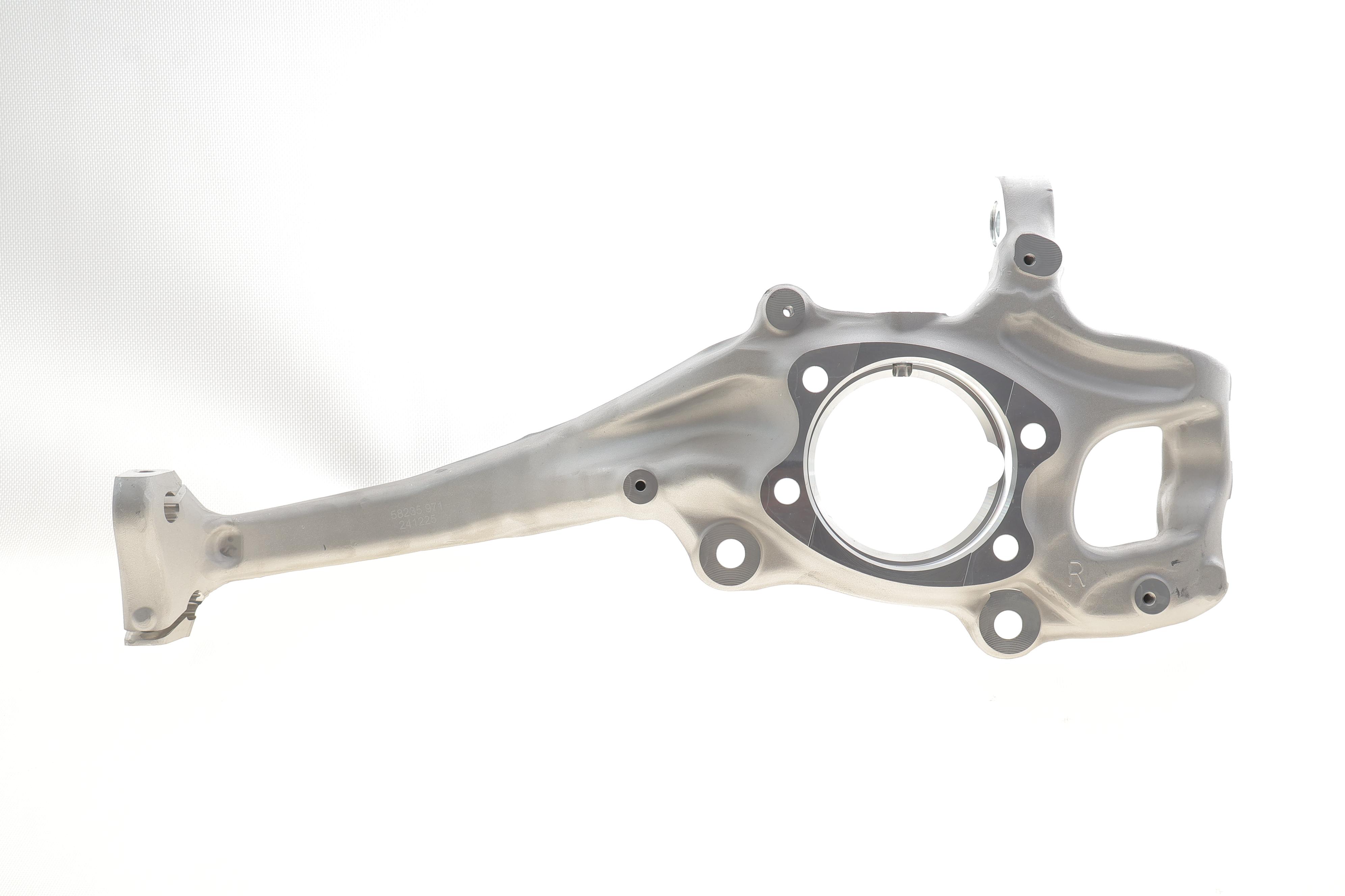 Кулак поворотний (цапфа) Audi A4/Q5 07-17 (R)