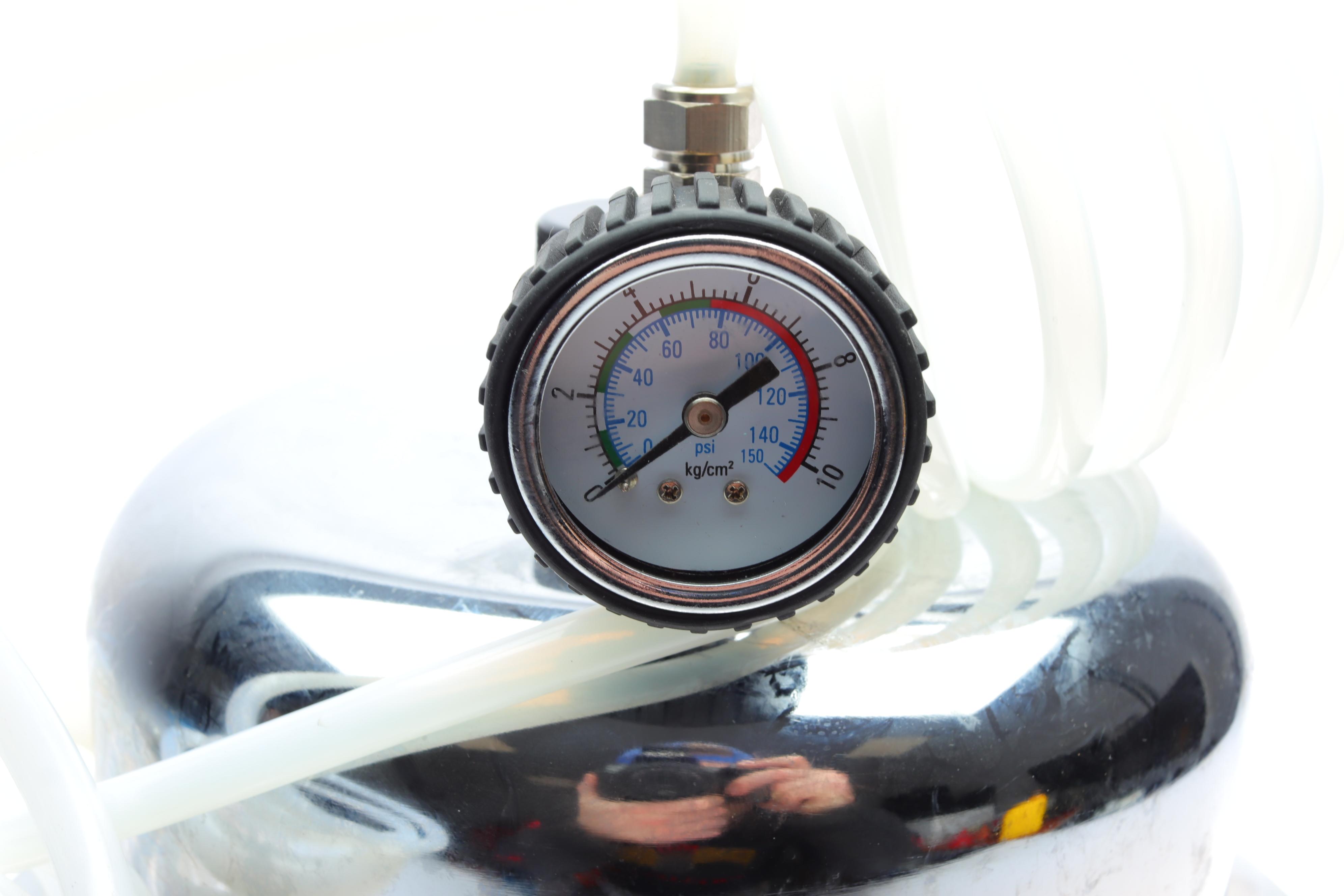 Пристрій для заміни гальмівної рідини BF-12