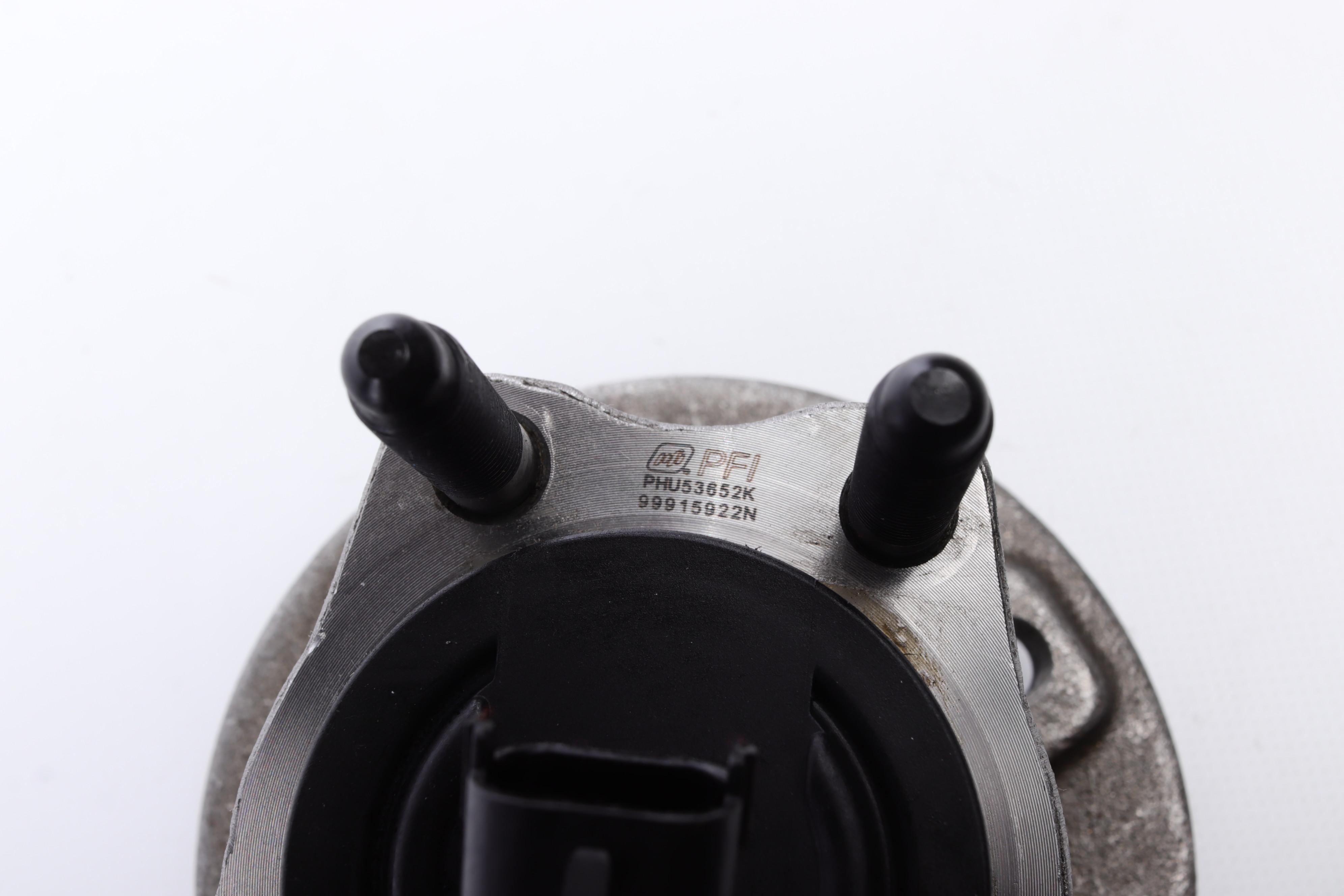 Підшипник маточини (задньої) Opel Astra 04-14 (+ABS)