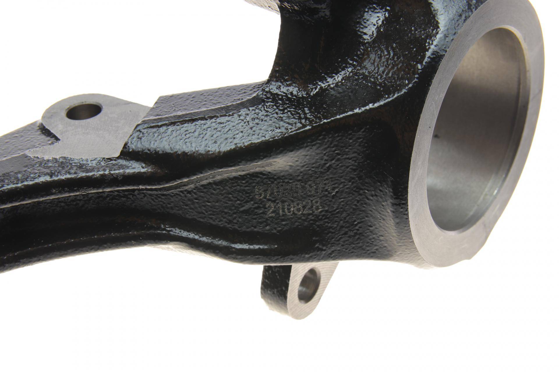 Кулак поворотний (цапфа) Citroen Jumpy/Peugeot Expert 95-06 (L)