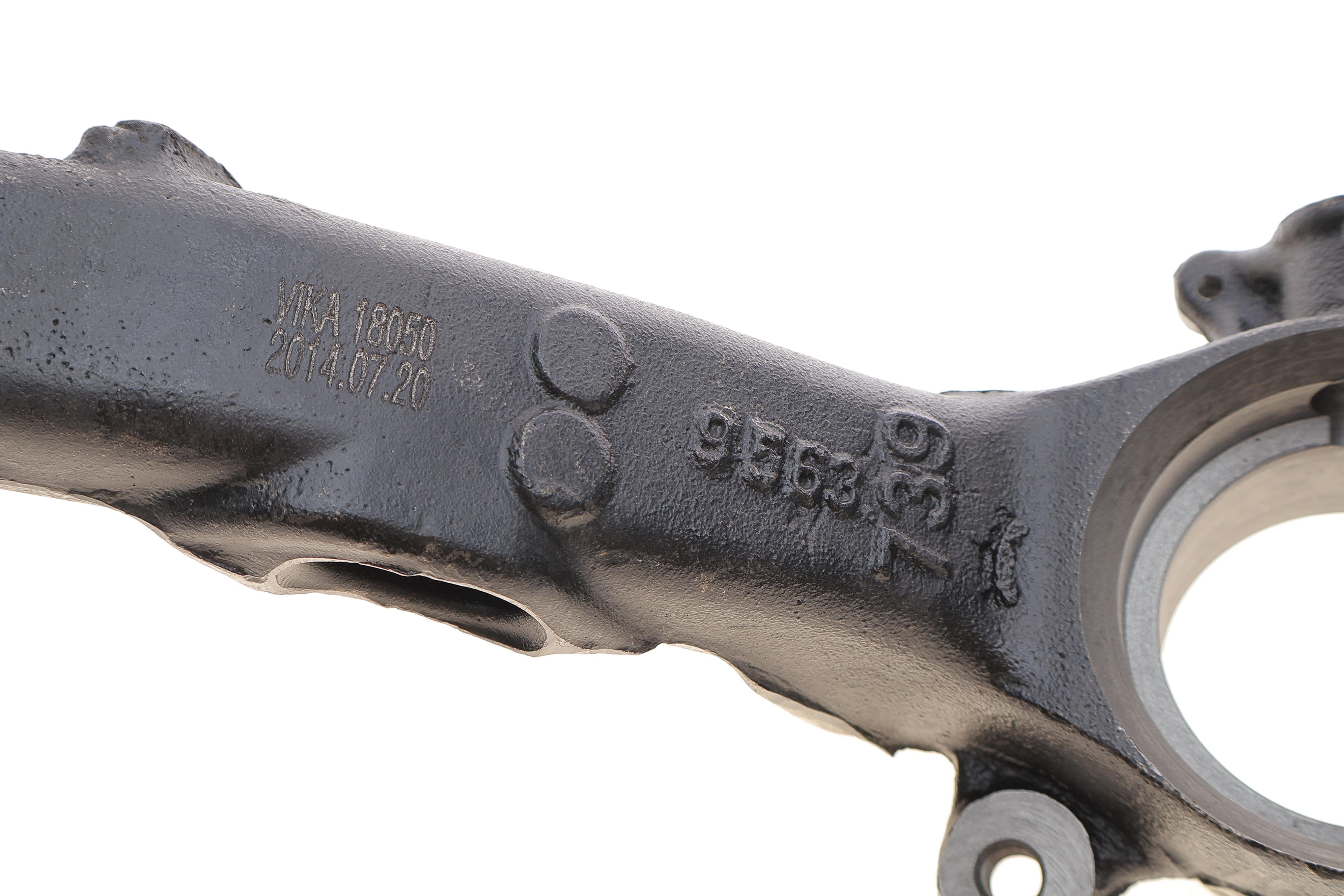 Кулак поворотний (цапфа) (передня/L) VW Passat B5 96-05