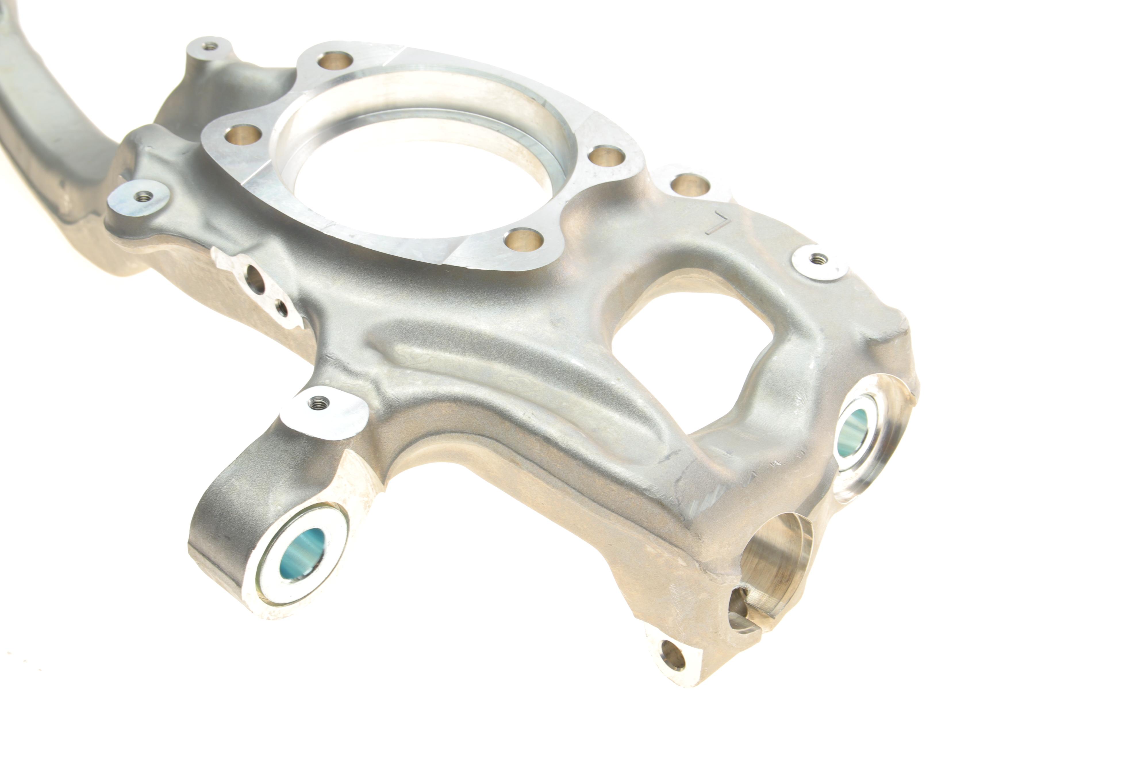 Кулак поворотний (цапфа) Audi A4/Q5 2.0/3.0 TDI 08-16 (L)