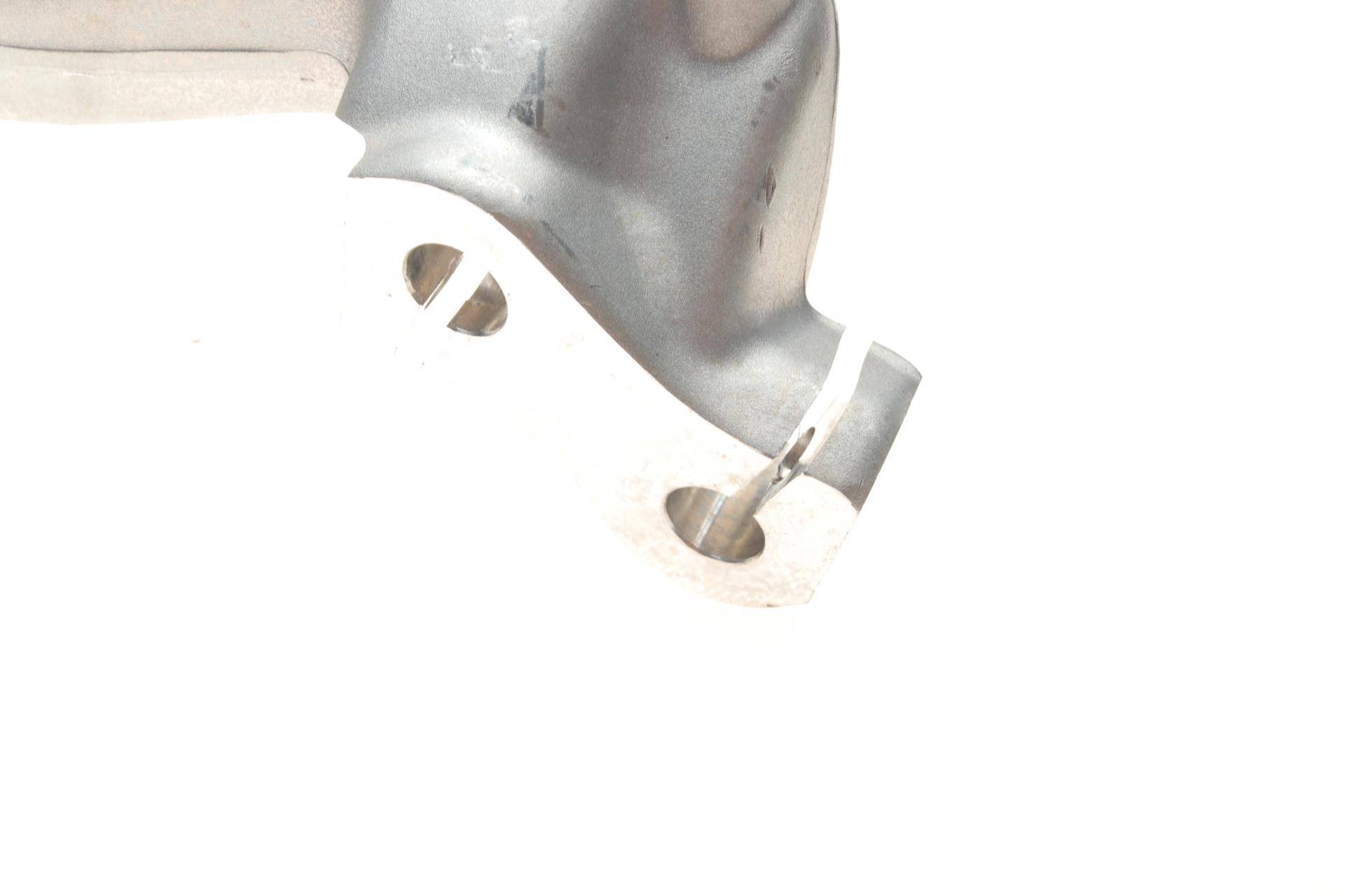 Кулак поворотний (цапфа) Audi A4 00-08 (R) (передня)