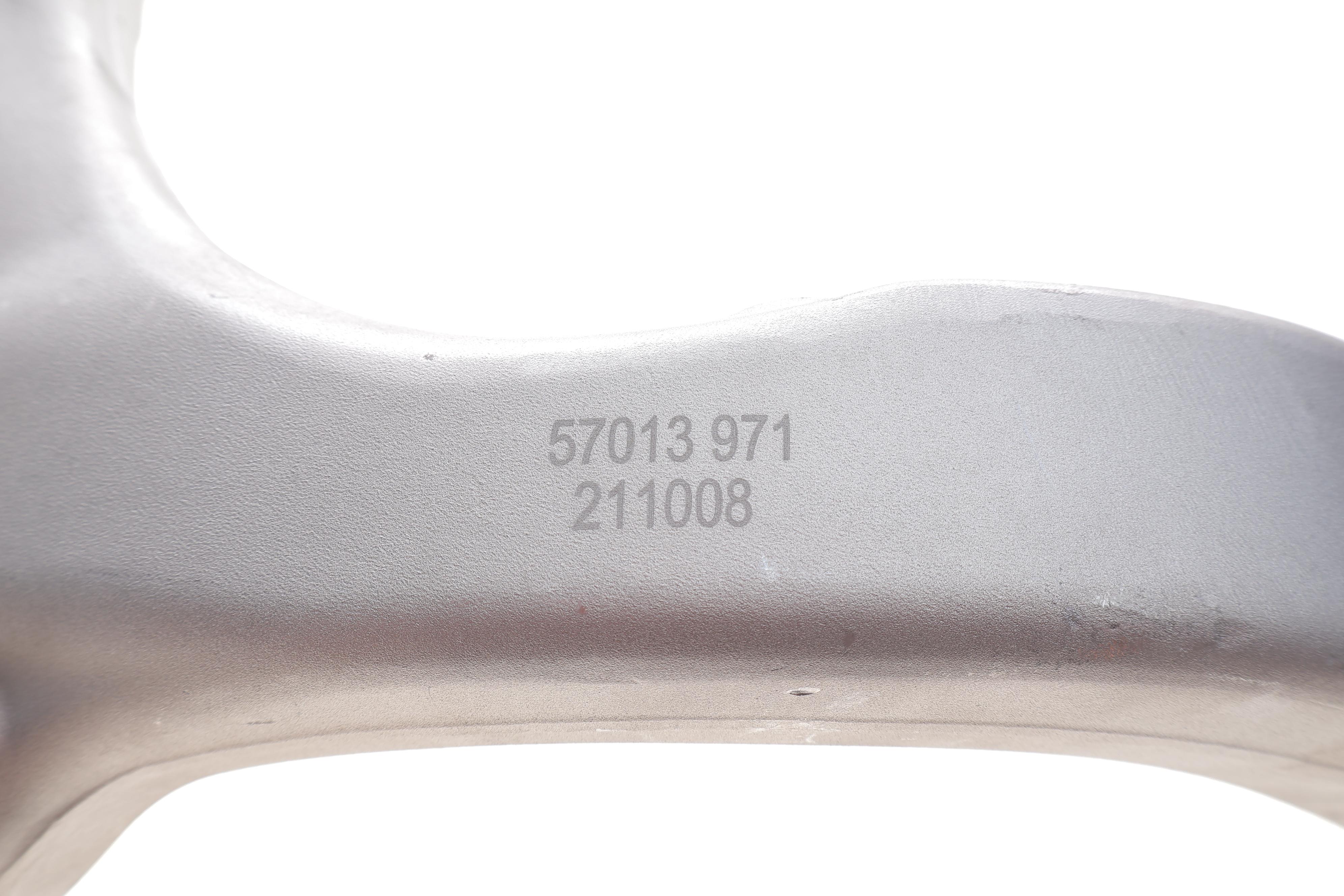 Кулак поворотний (цапфа) Audi A4 00-08 (R) (передня)