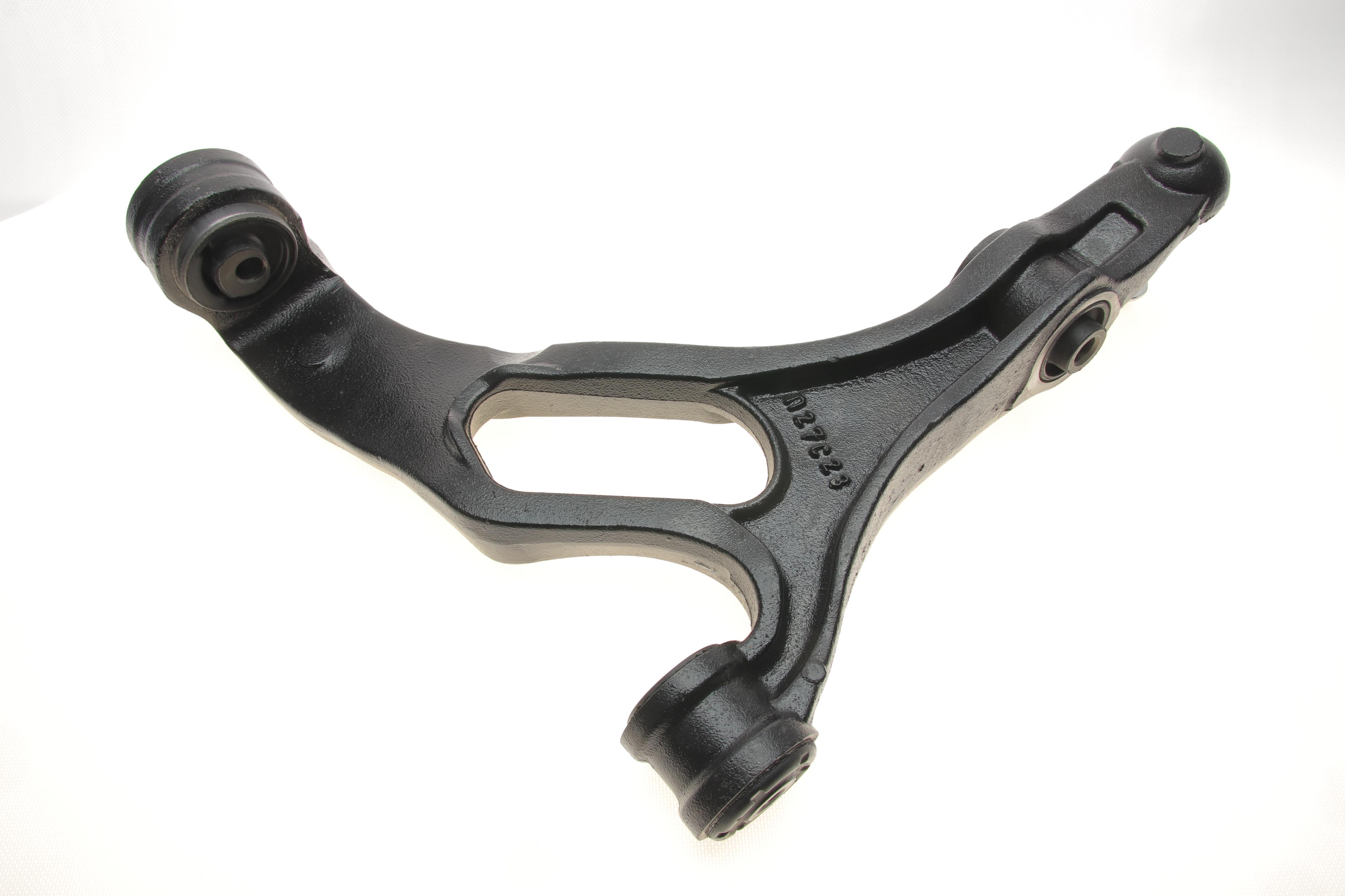 Важіль підвіски (передній/знизу) (L) Porsche Cayenne/VW Touareg 02-10