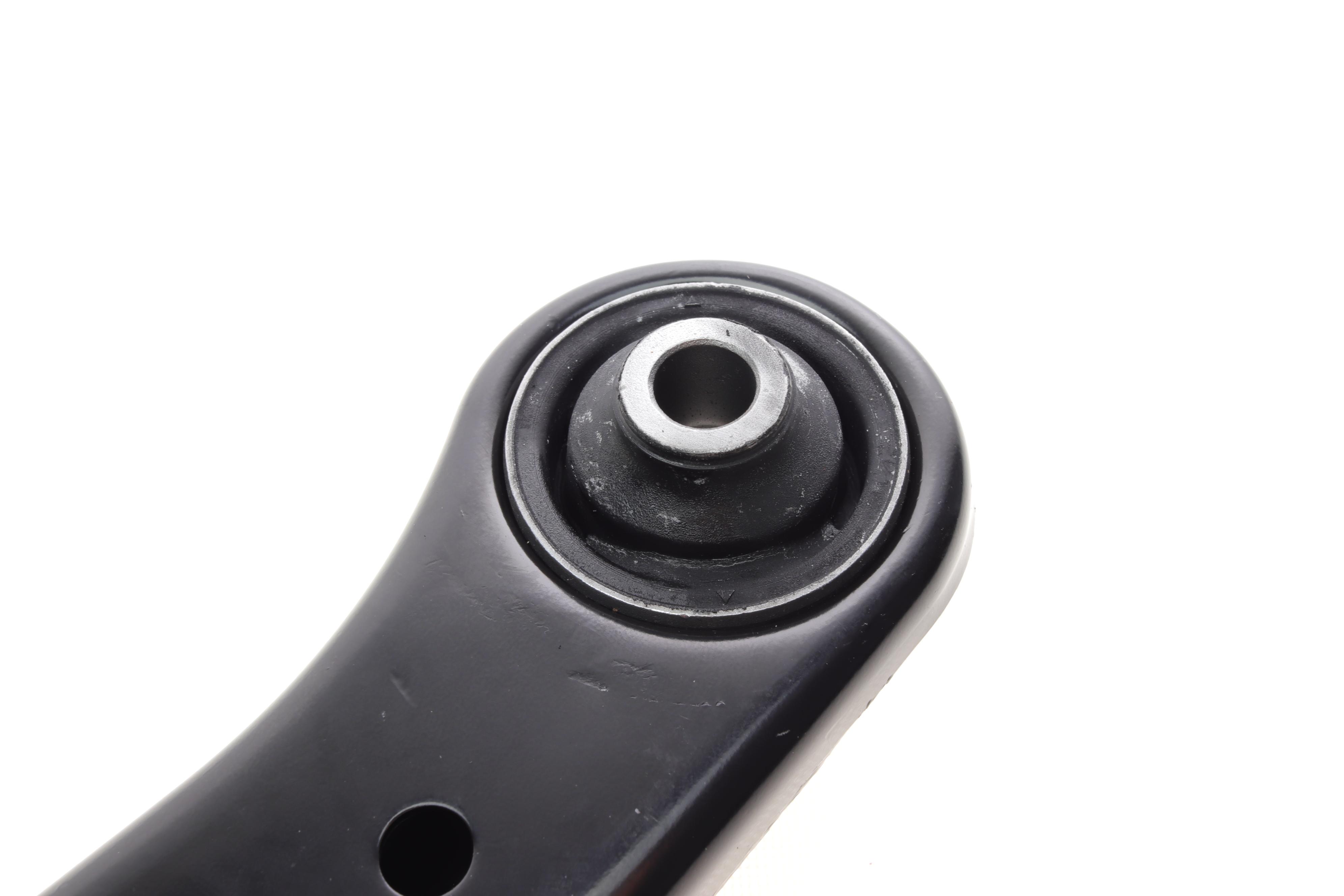 Важіль підвіски (передній/знизу) (R) Mitsubishi Outlander 2.0/2.4 02-06