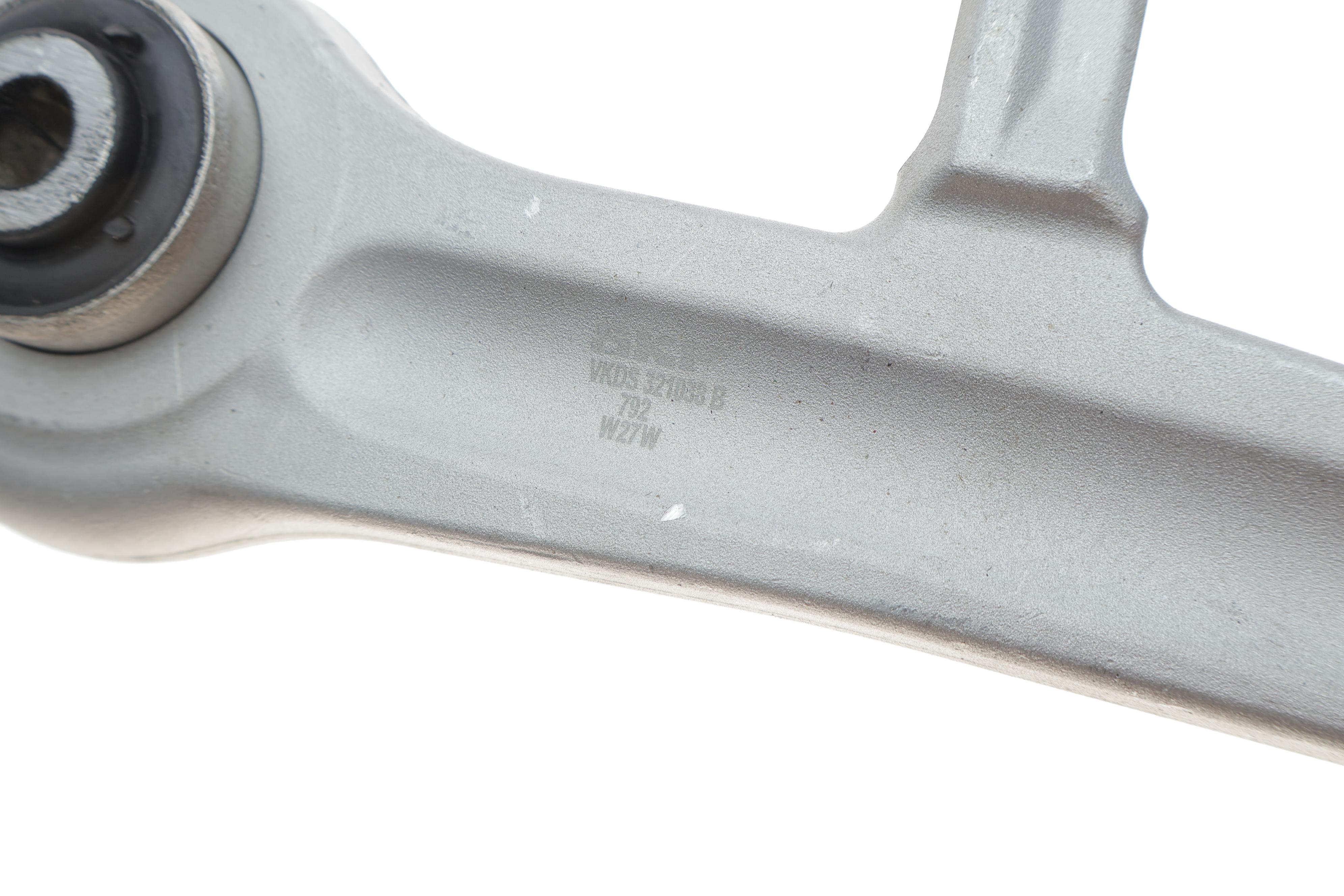 Важіль підвіски (передній/знизу/спереду) Audi A4/A6/A8/Skoda Super B/VW Passat 94-08