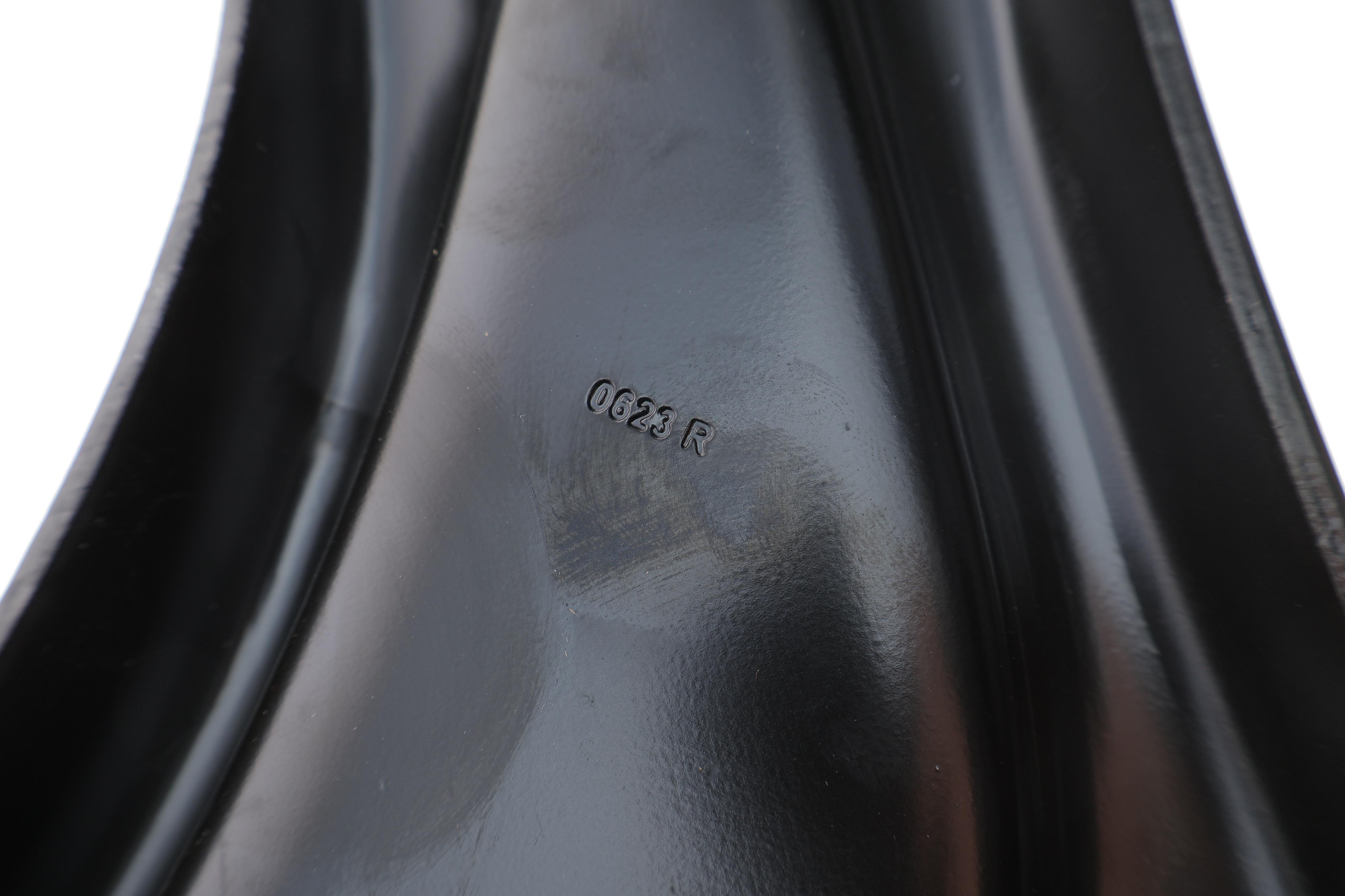 Важіль підвіски (передній/знизу) (R) Citroen C2/C3 03-/Peugeot 1007 05-