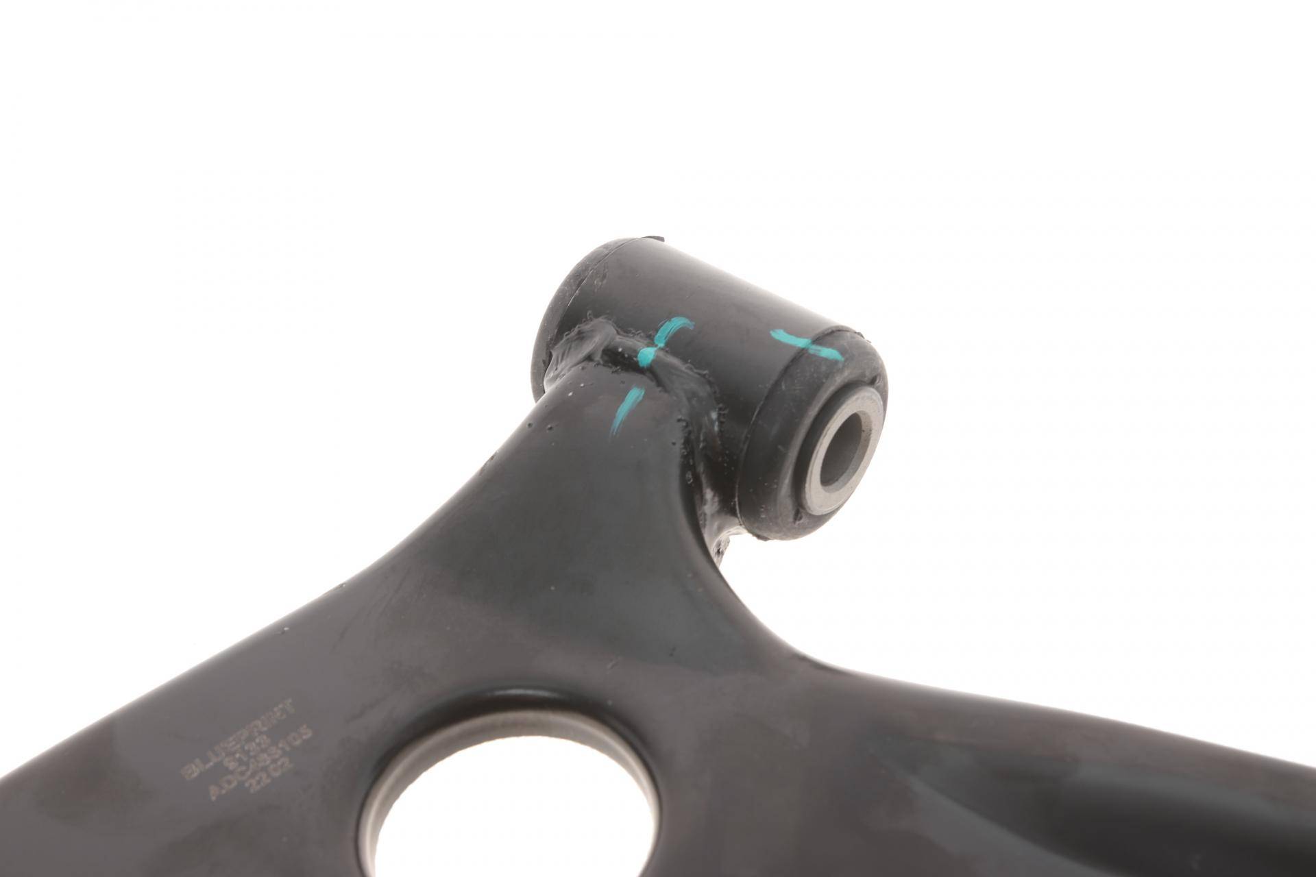 Важіль підвіски (передній/знизу) (L) Mitsubishi Colt 04-12/ Smart Forfour 04-06