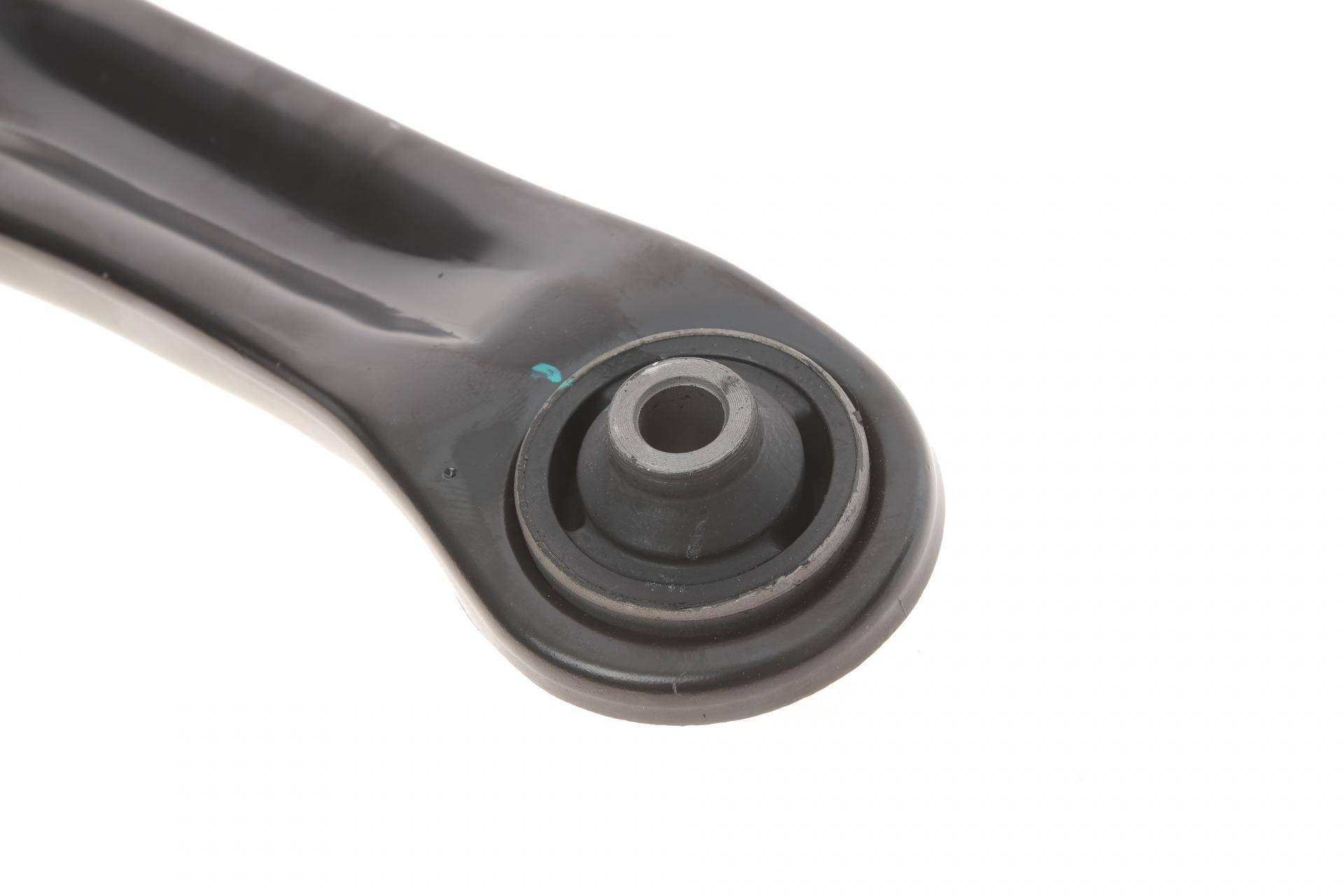 Важіль підвіски (передній/знизу) (L) Mitsubishi Colt 04-12/ Smart Forfour 04-06