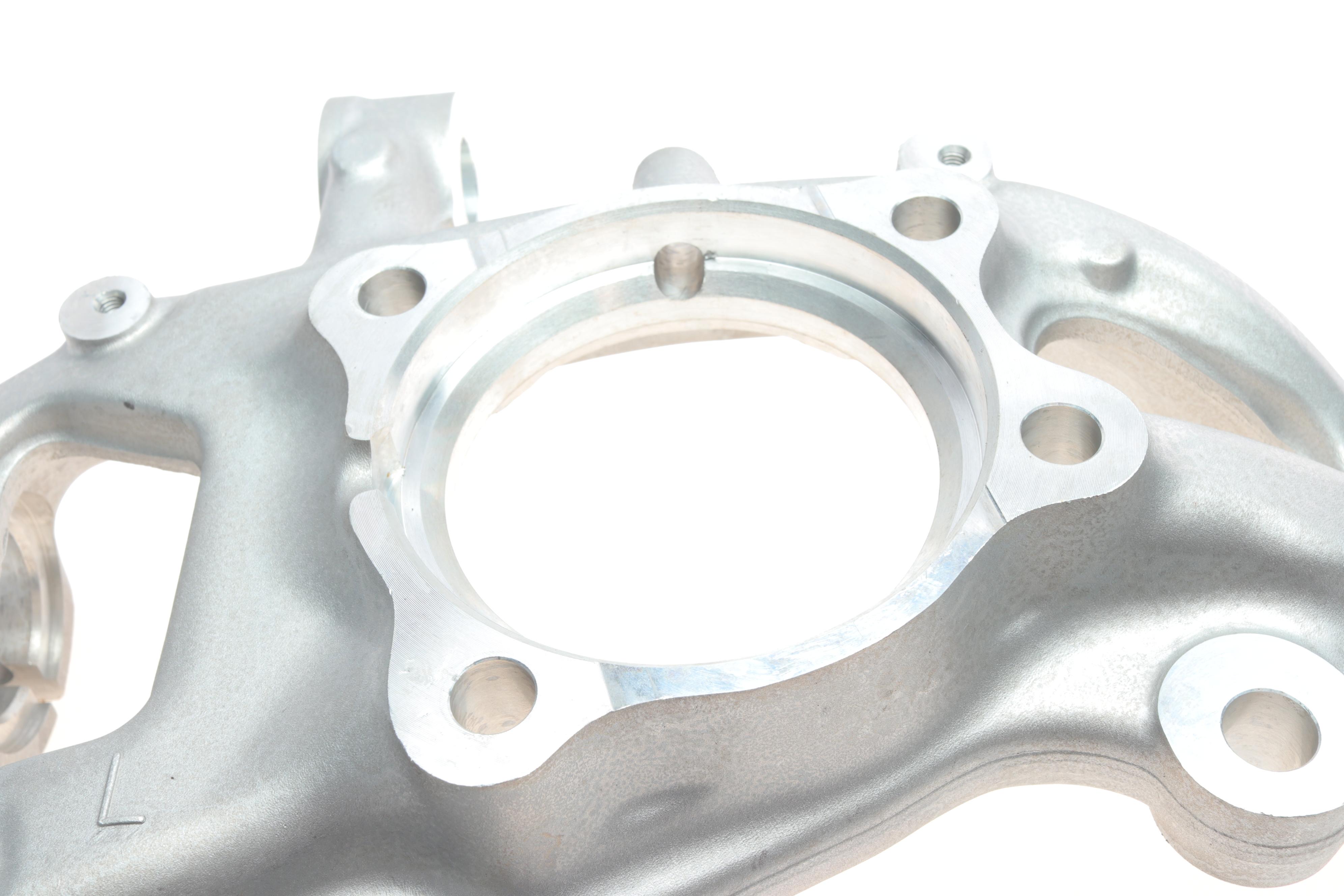 Кулак поворотний (цапфа) Audi A4 2.0/3.0 TDI 16- (L) (передня)