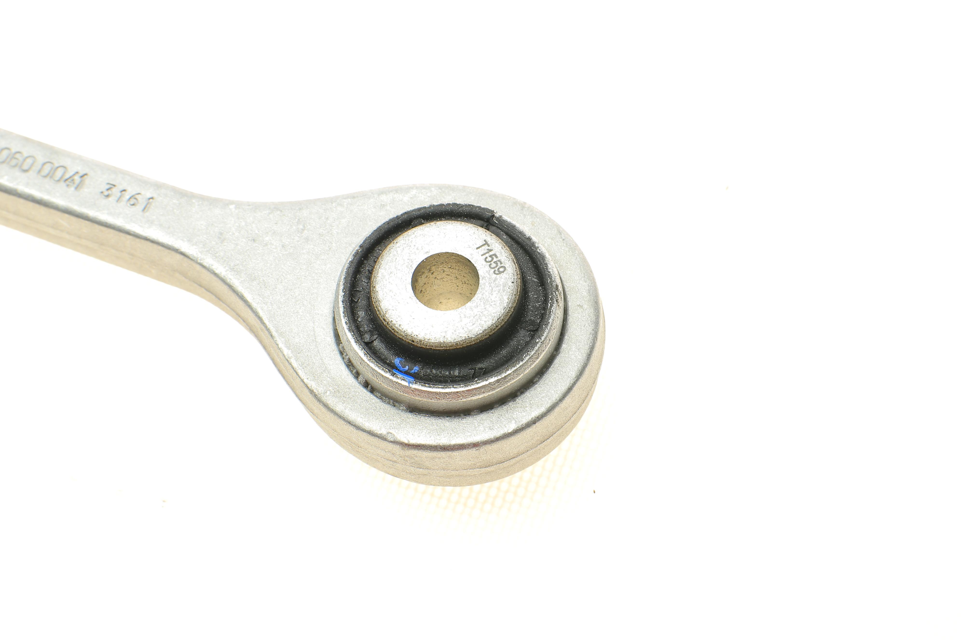 Комплект важелів підвіски (передньої) Audi A4/A5/Q5 2.0/3.0 TDI/TFSI 08-17