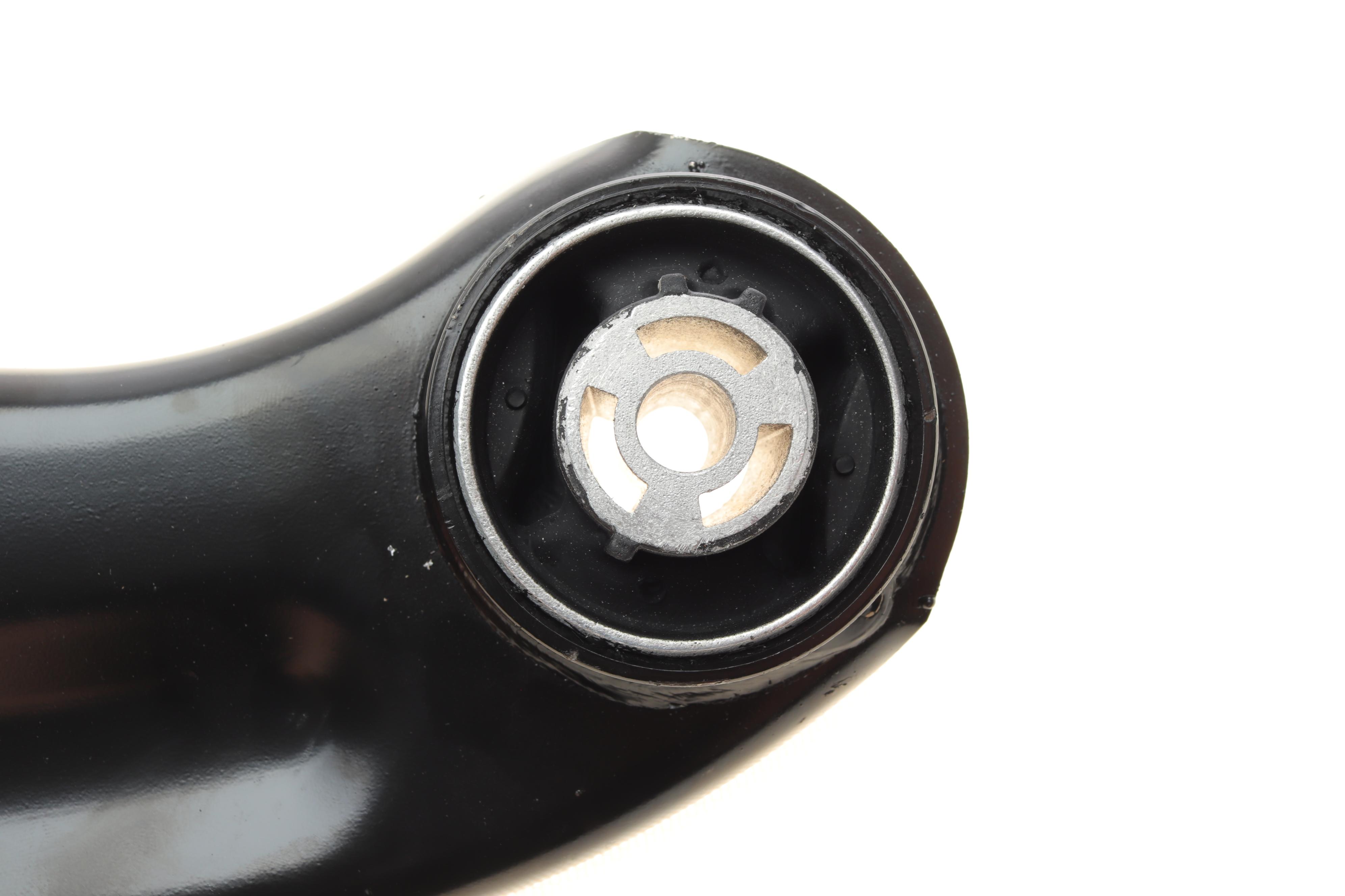 Важіль підвіски (задній) (R) Audi Q3 11-18/VW Passat 05-14/Sharan 10-/Tiguan 07-18