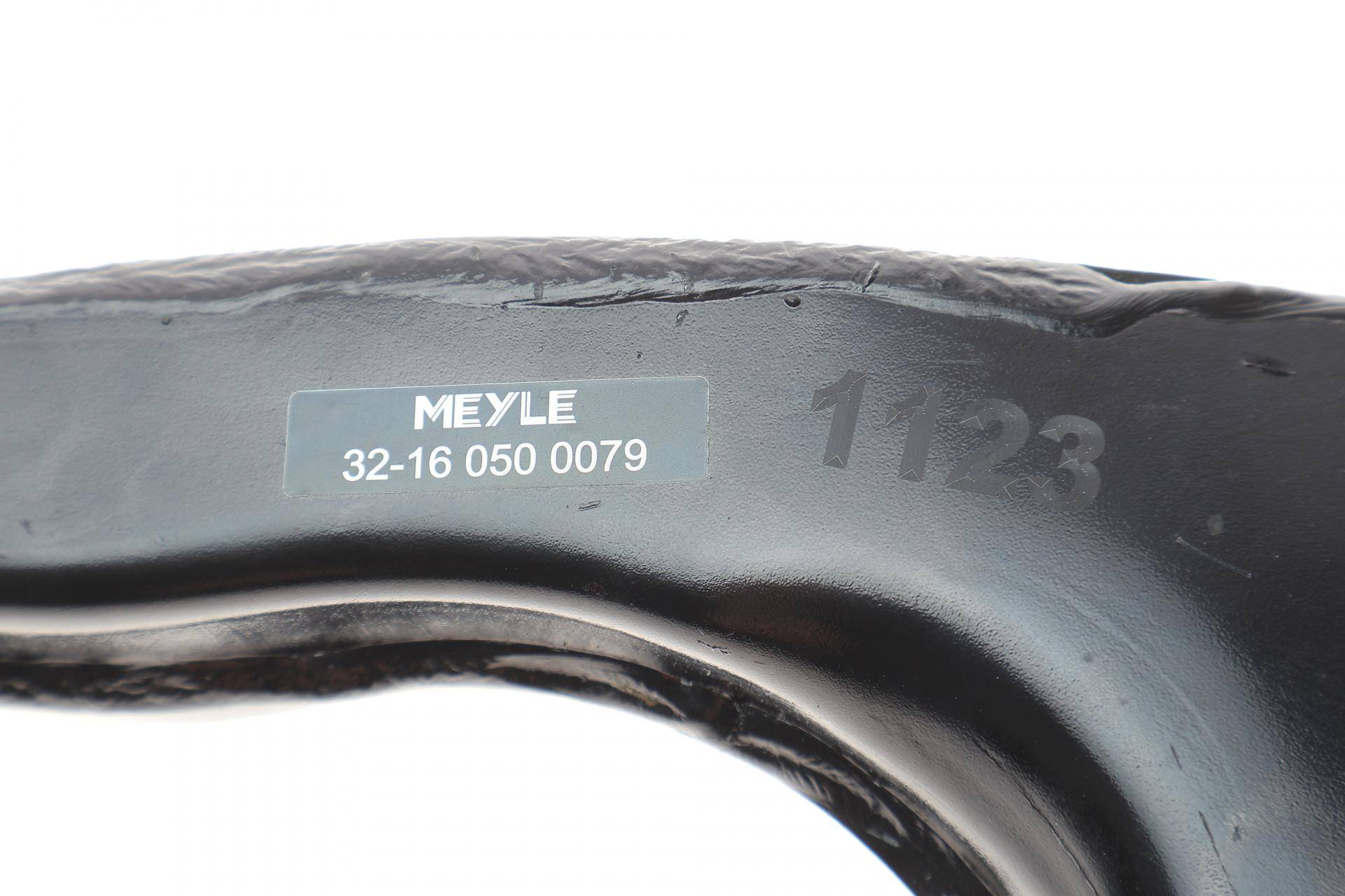 Важіль підвіски (передній/зверху) (L) Mitsubishi L200/Pajero 04-