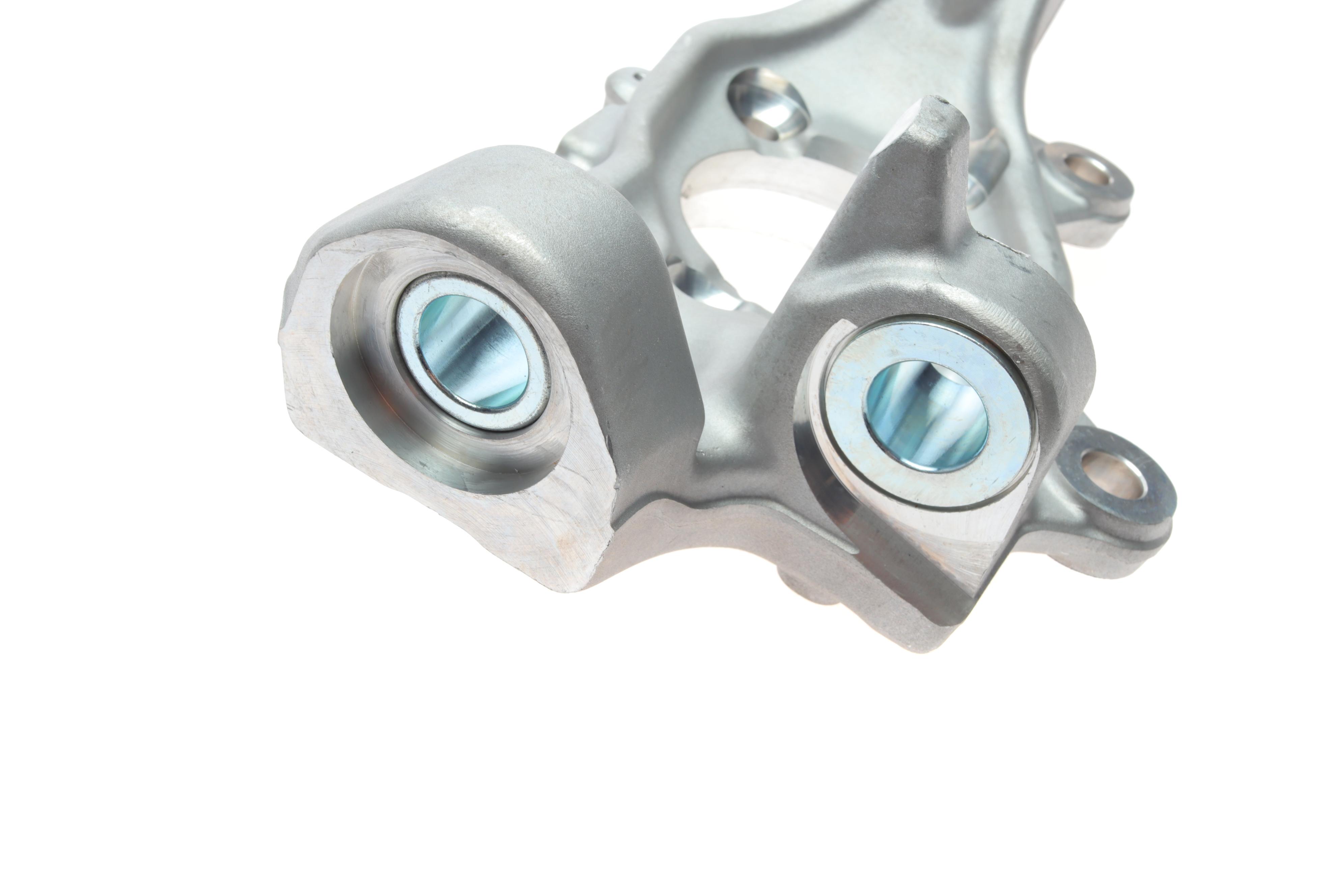 Кулак поворотний (цапфа) Audi A6 2.4-4.2 04-11 (R) (передня)