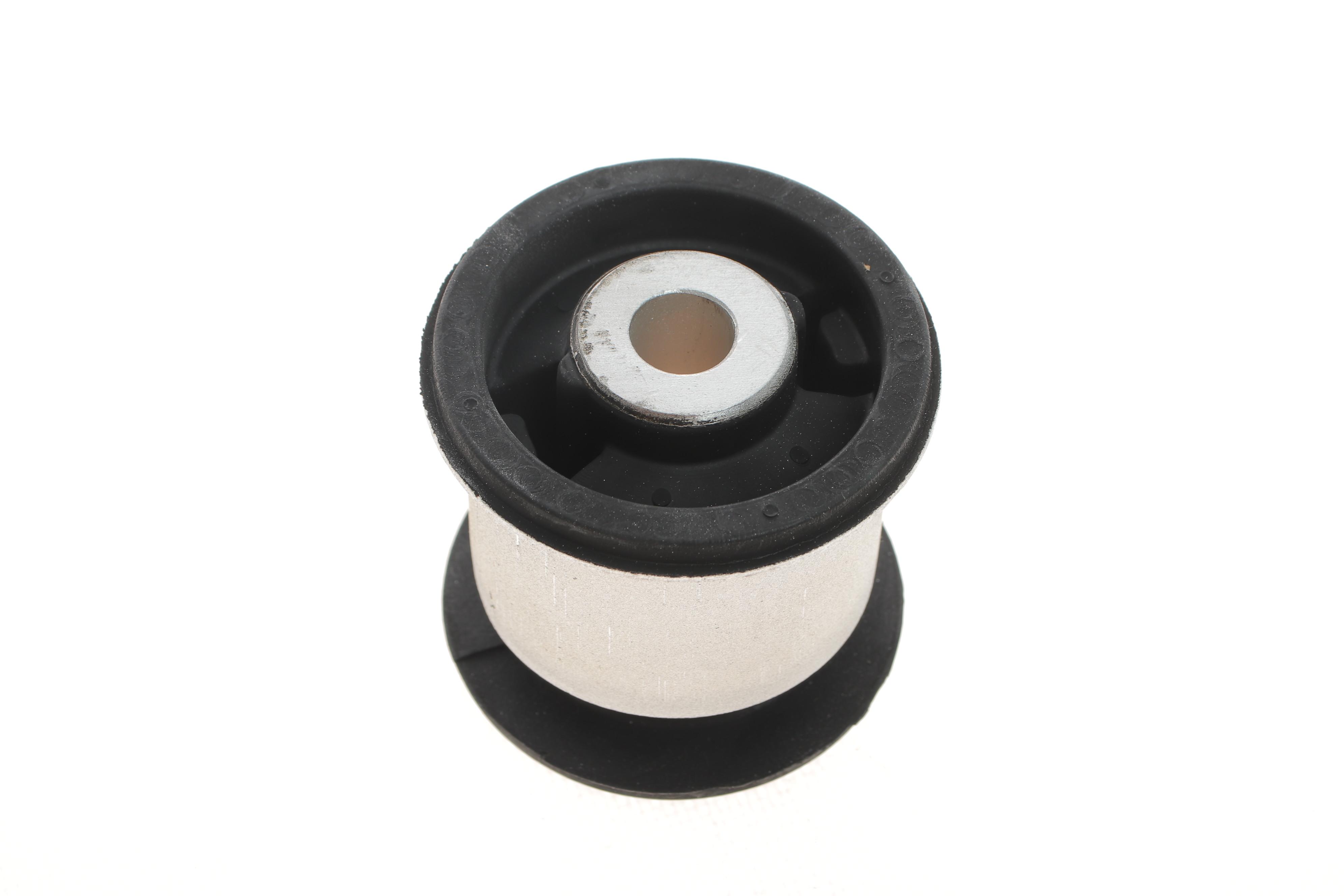 Сайлентблок важеля (заднього/знизу) Audi Q7 06-15/VW Touareg 02-10