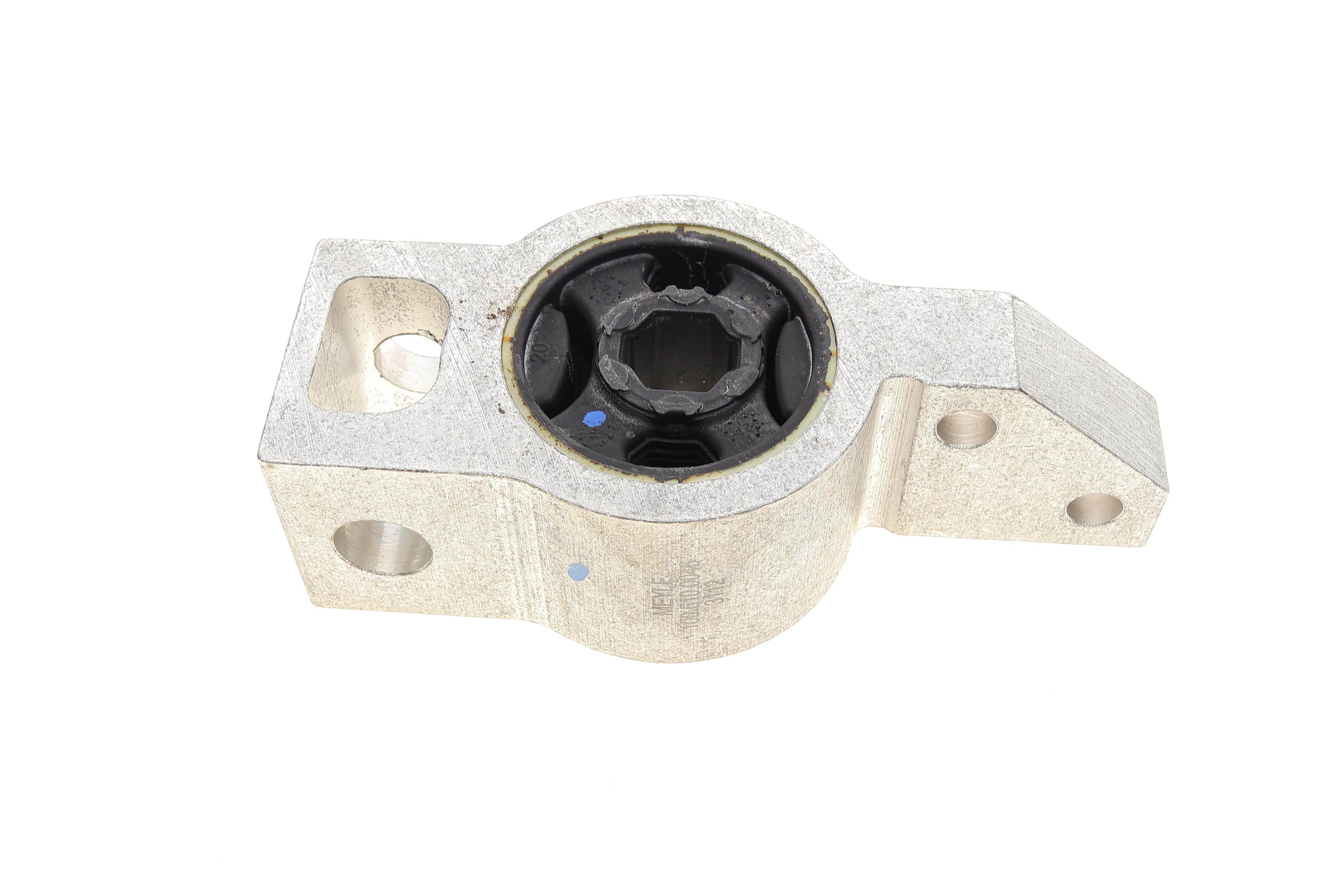 Сайлентблок важеля (переднього/ззаду) VW Caddy 03- (R) з кронштейном/болти кріплення