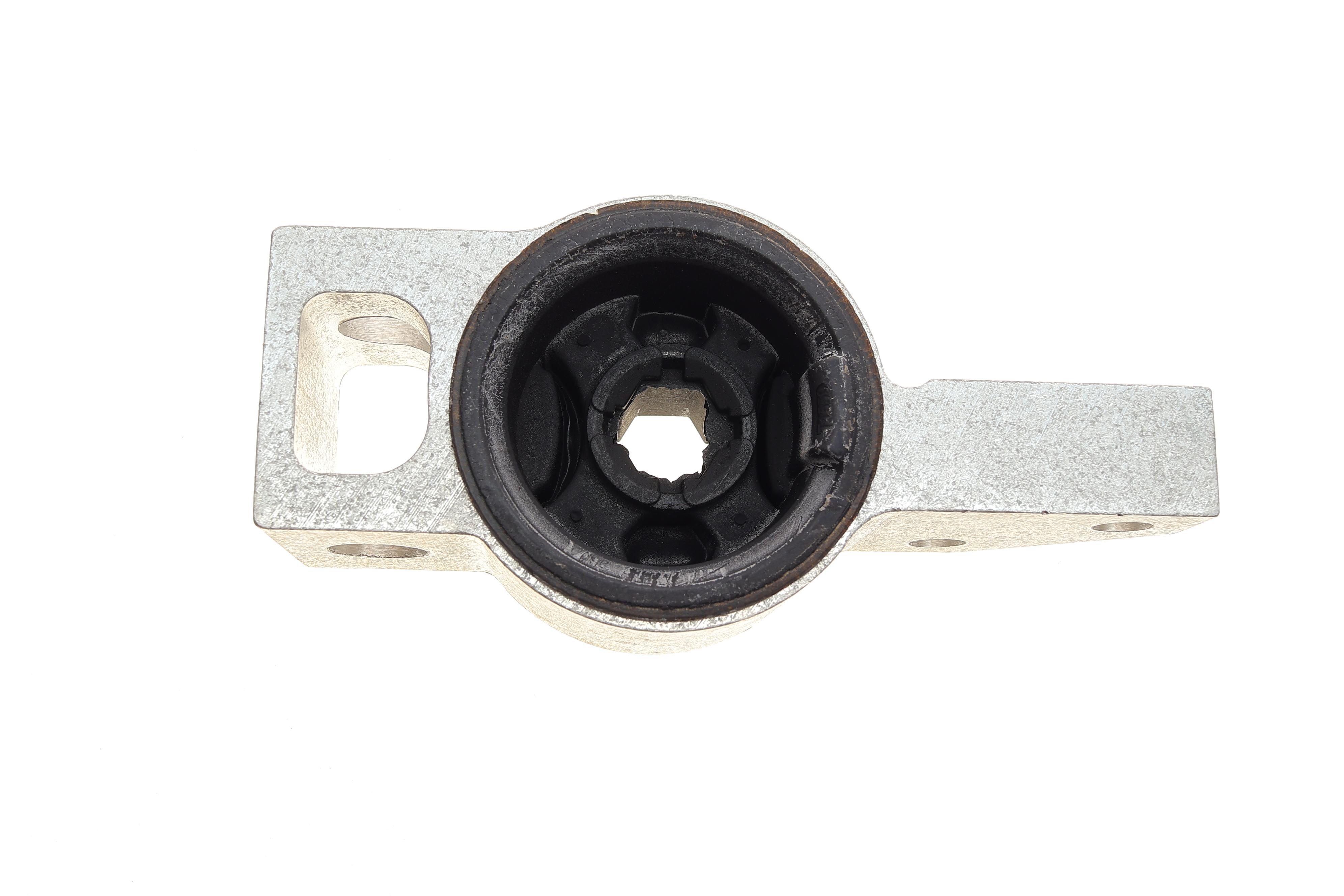 Сайлентблок важеля (переднього/ззаду) VW Caddy 03- (R) з кронштейном/болти кріплення