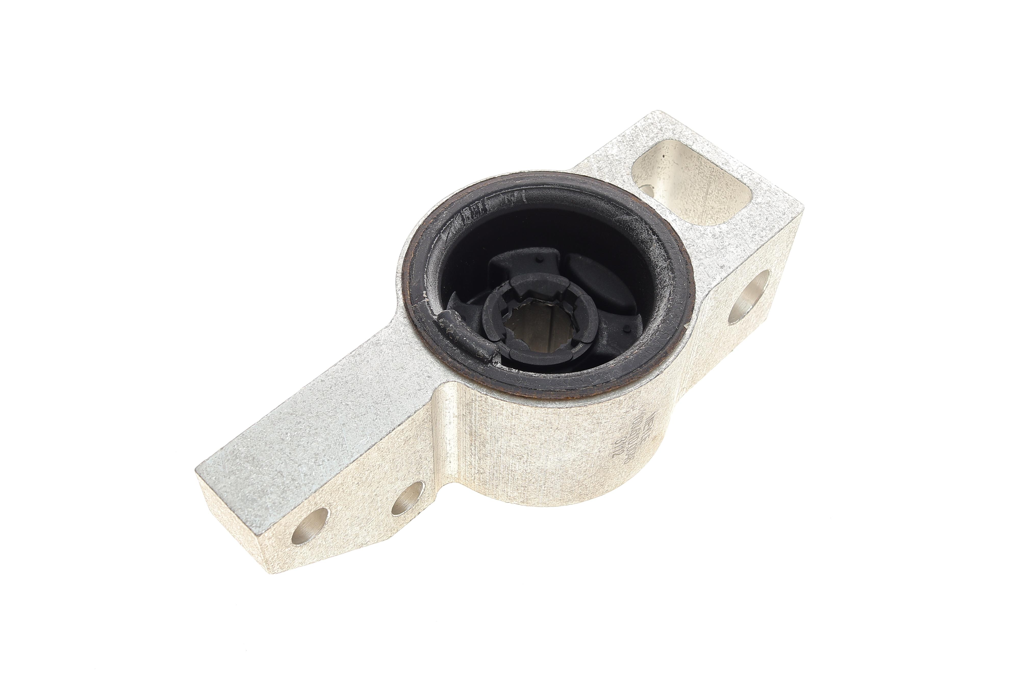 Сайлентблок важеля (переднього/ззаду) VW Caddy 03- (R) з кронштейном/болти кріплення