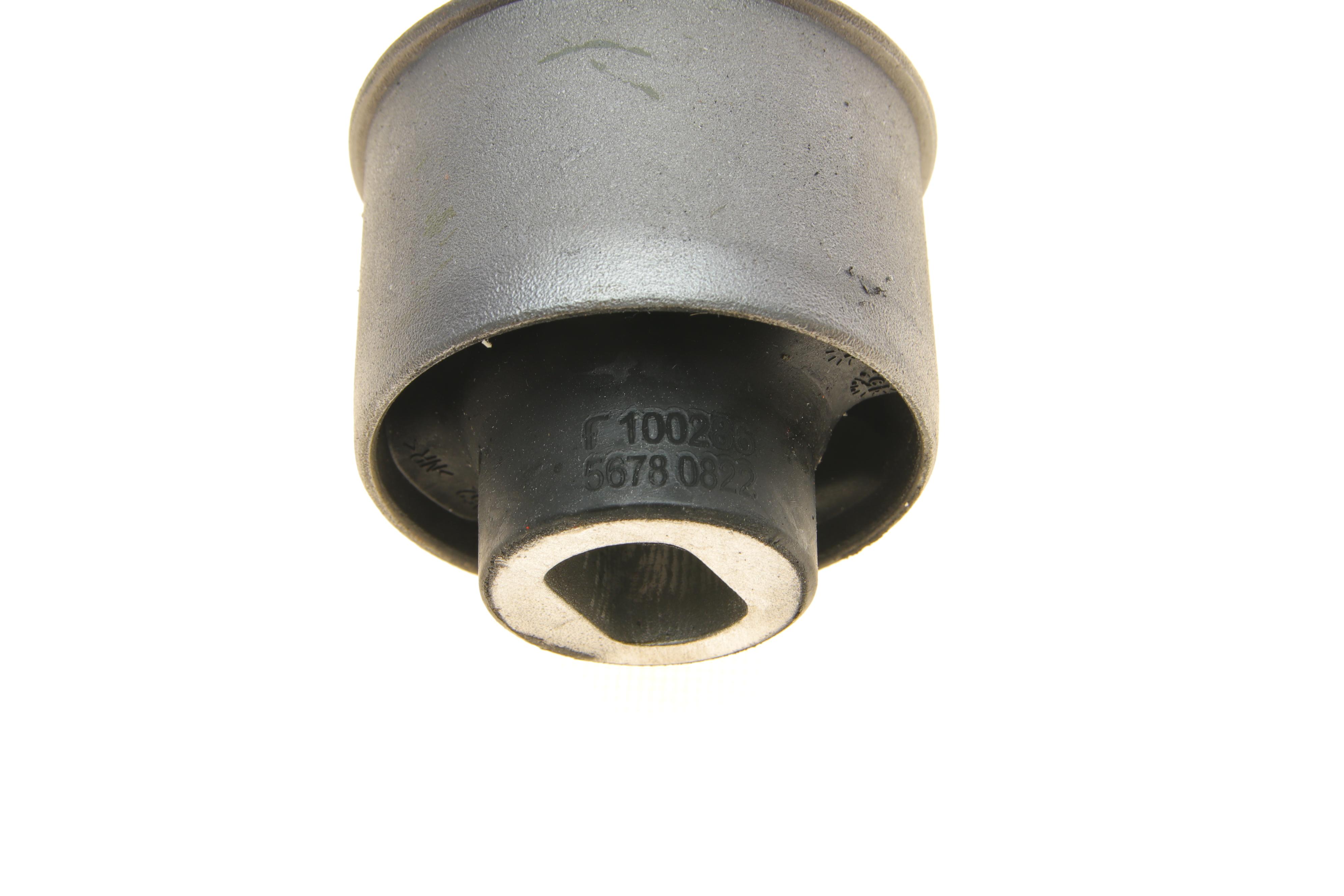 Сайлентблок важеля (переднього) Dodge Challenger 07-