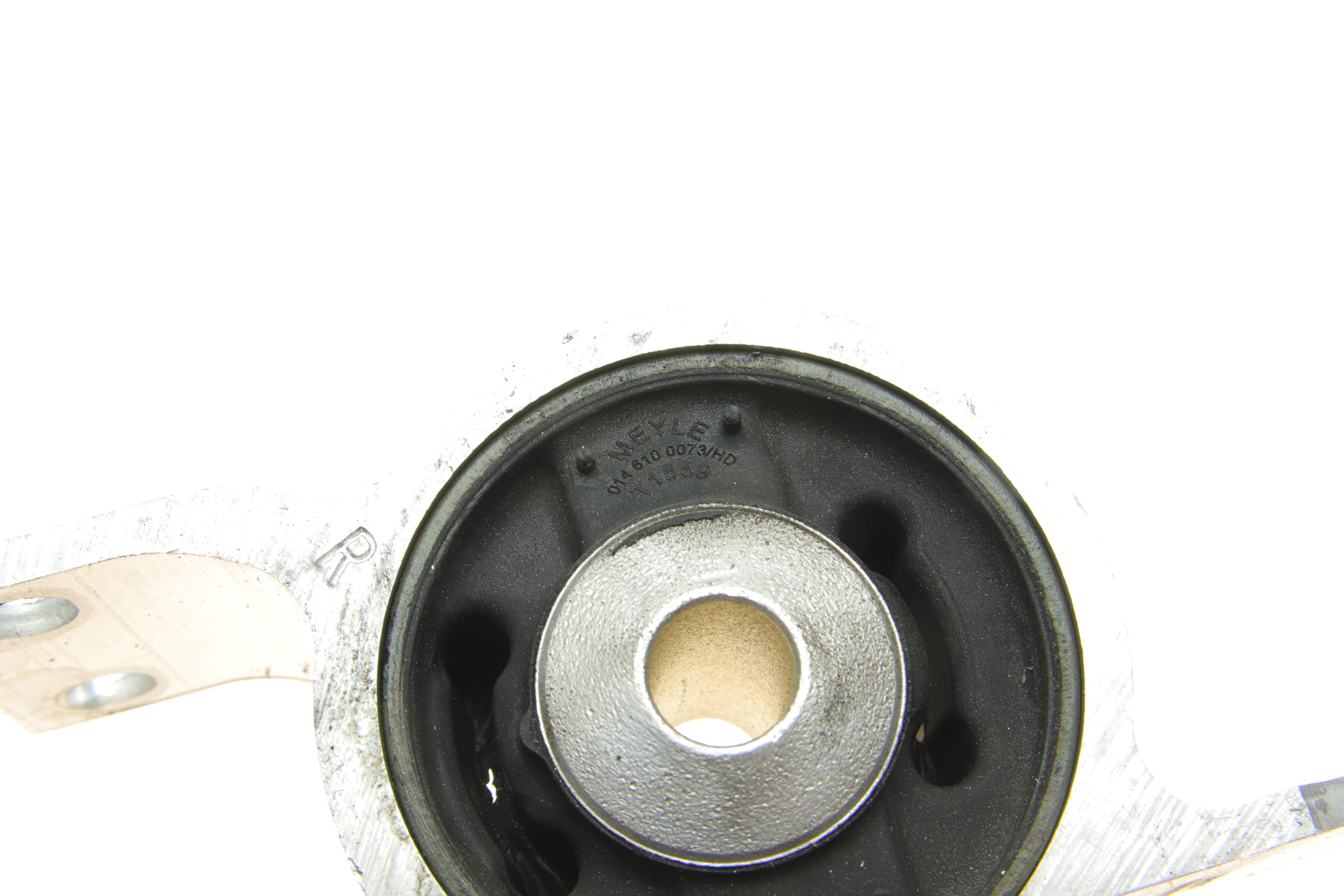 Сайлентблок важеля (переднього/знизу) MB A-class (W177) 18- (R)