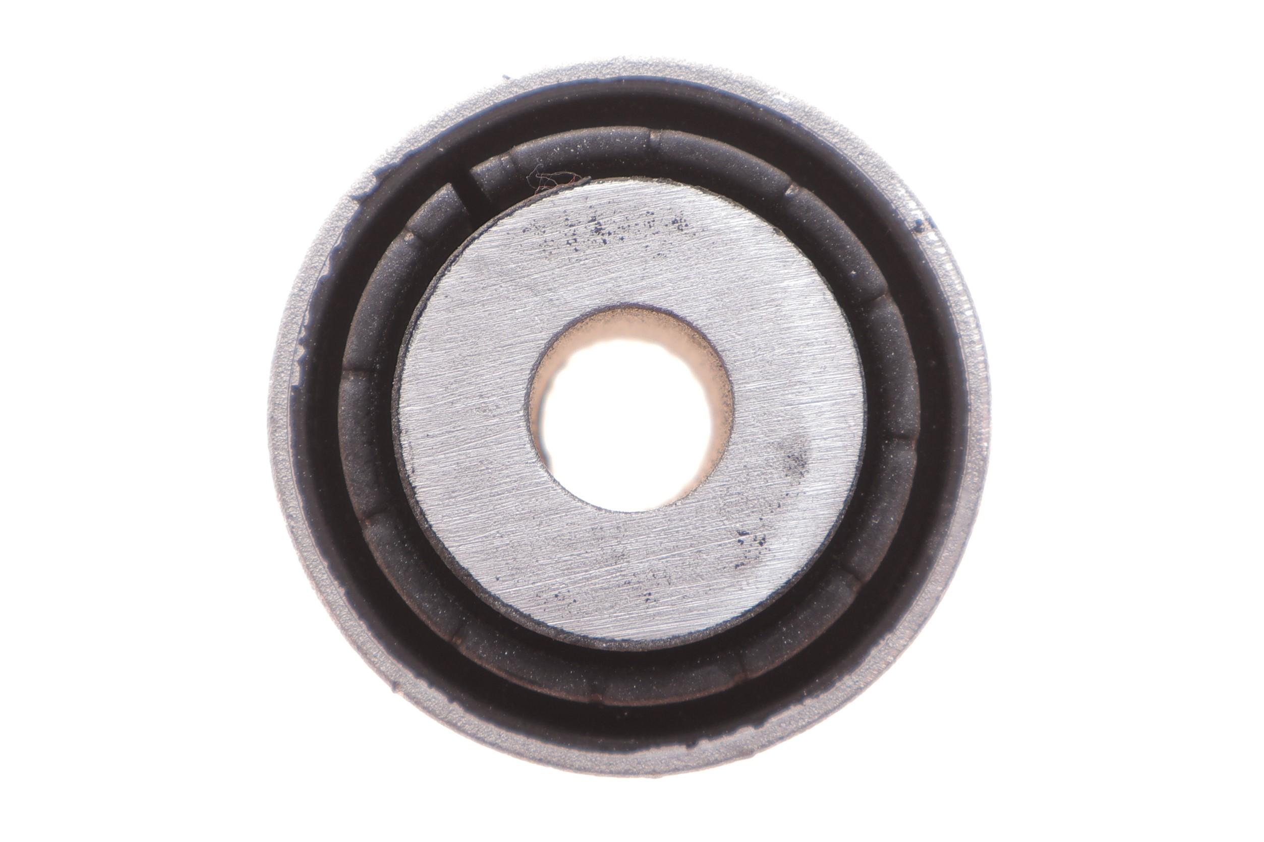 Сайлентблок важеля (заднього/зверху) Audi Q7/VW Touareg 02-