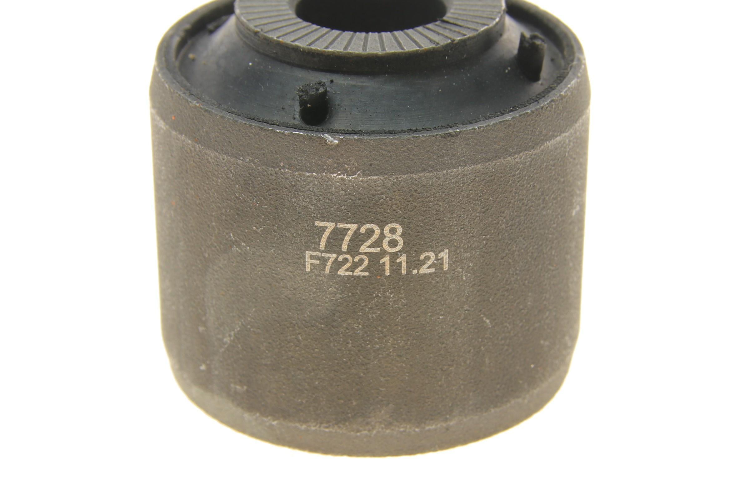 Сайлентблок важеля (заднього/знизу) Toyota Rav4 06-