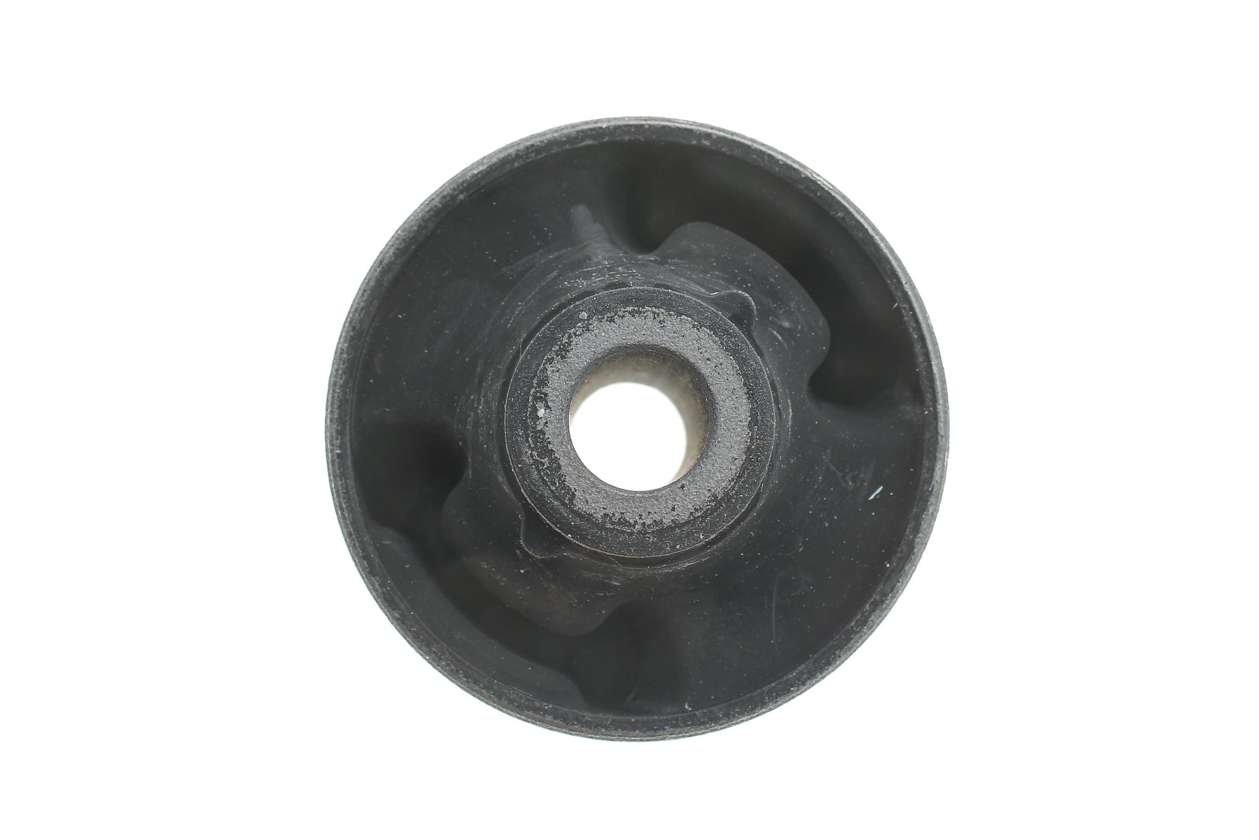 Сайлентблок важеля (переднього/знизу/спереду) Hyundai Santa Fe II 05-/Kia Sorento 09-