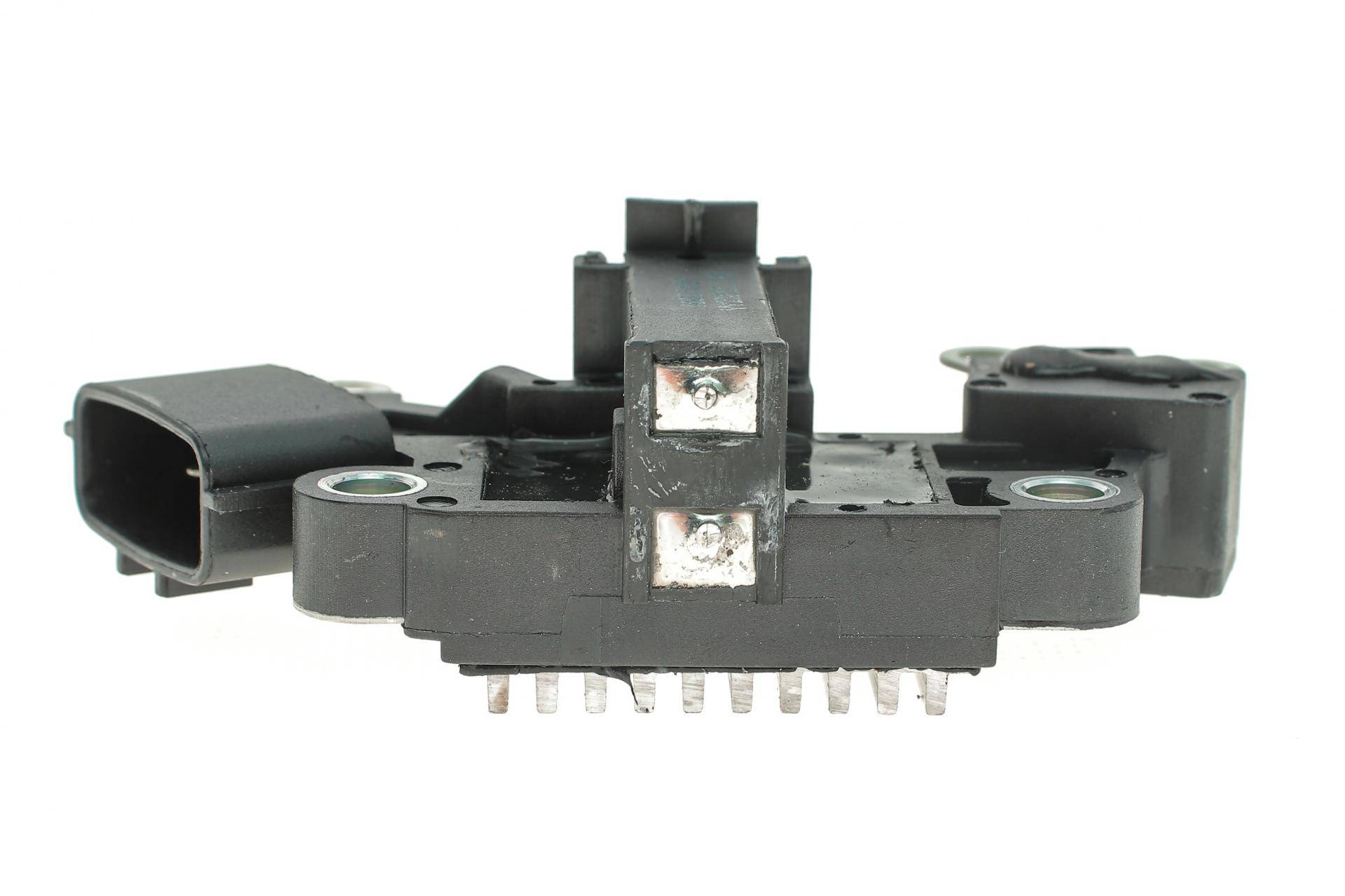 Реле генератора (12V) Nissan Maxima 2.0/3.0 95-03