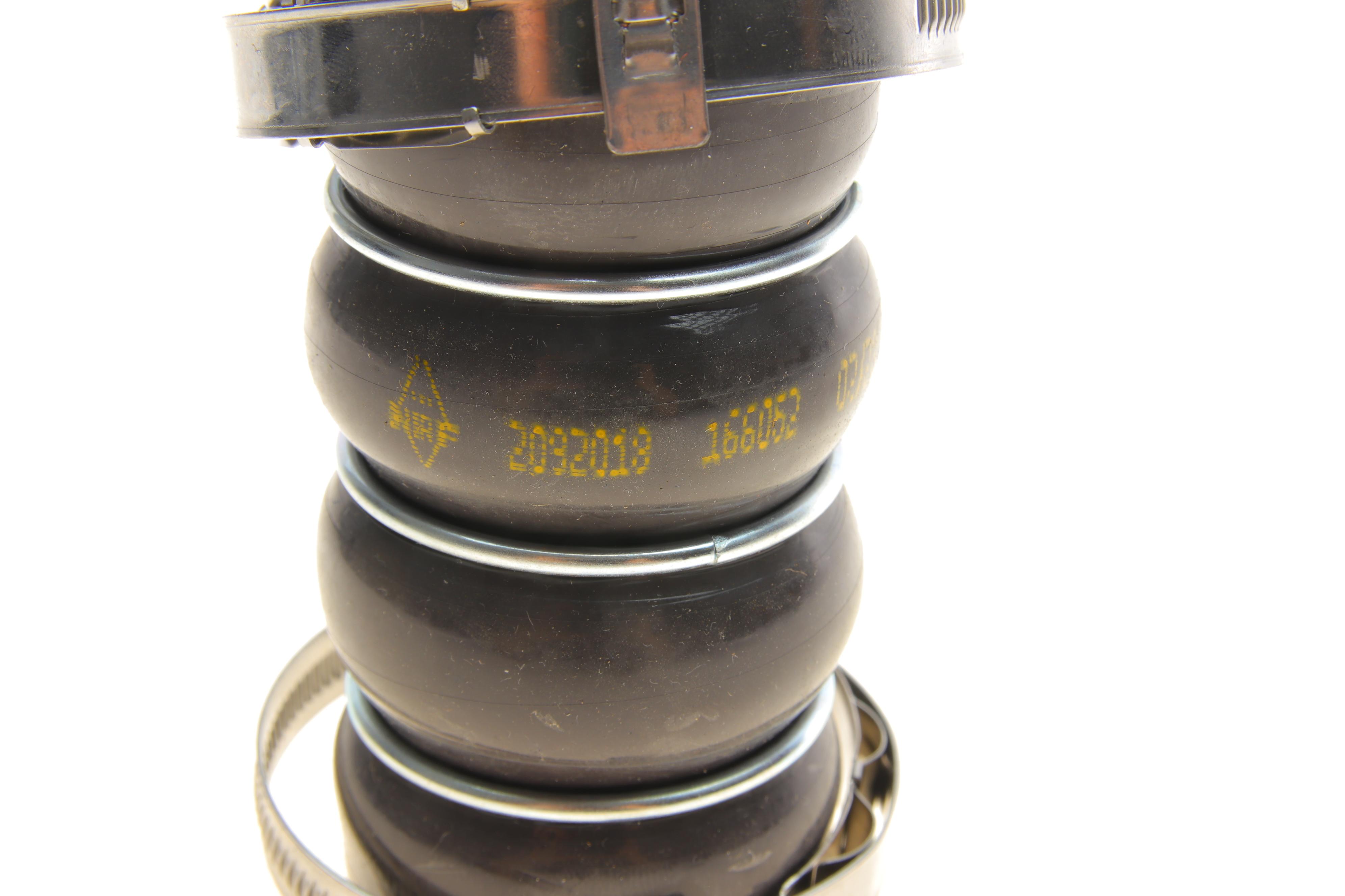 Патрубок інтеркулера Citroen C3/C4/Peugeot 1007/2008/207/208/4008 1.2 THP/1.6 HDi 09-