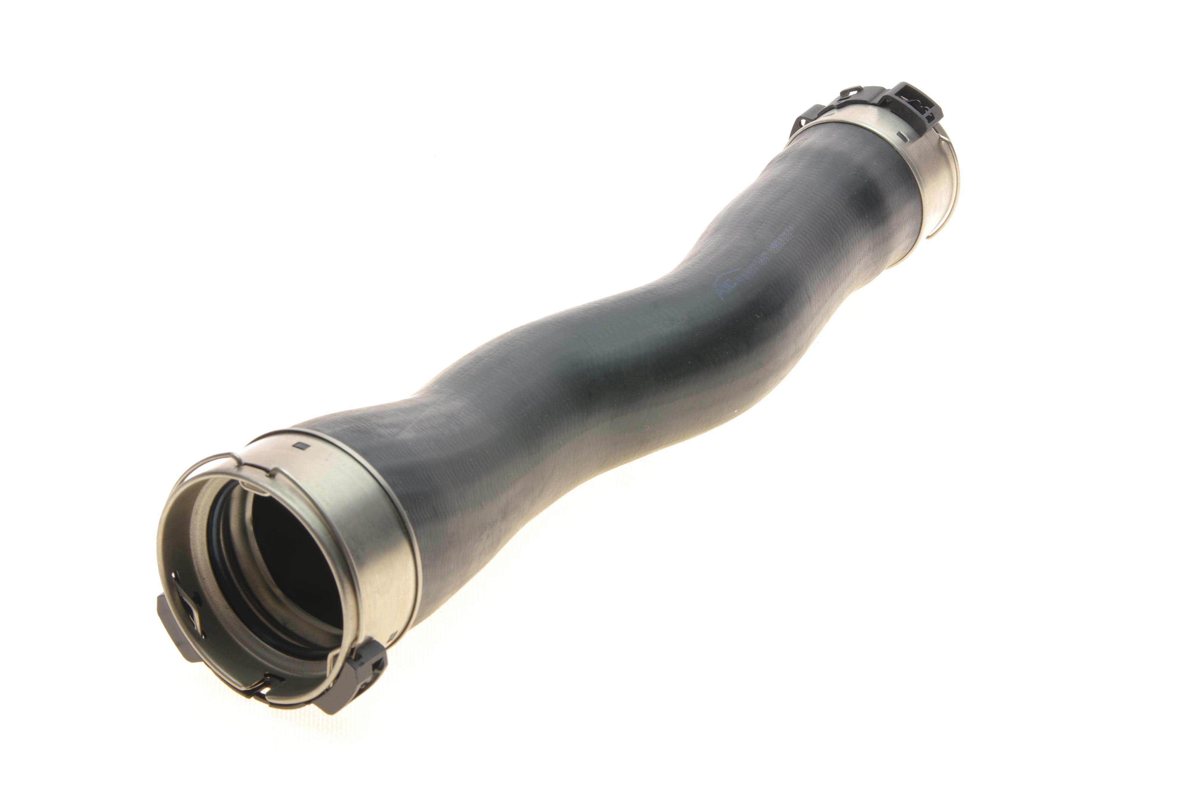 Патрубок інтеркулера (R) BMW 5 (F10/F07) 2.0d 10-16 (B47/N47)