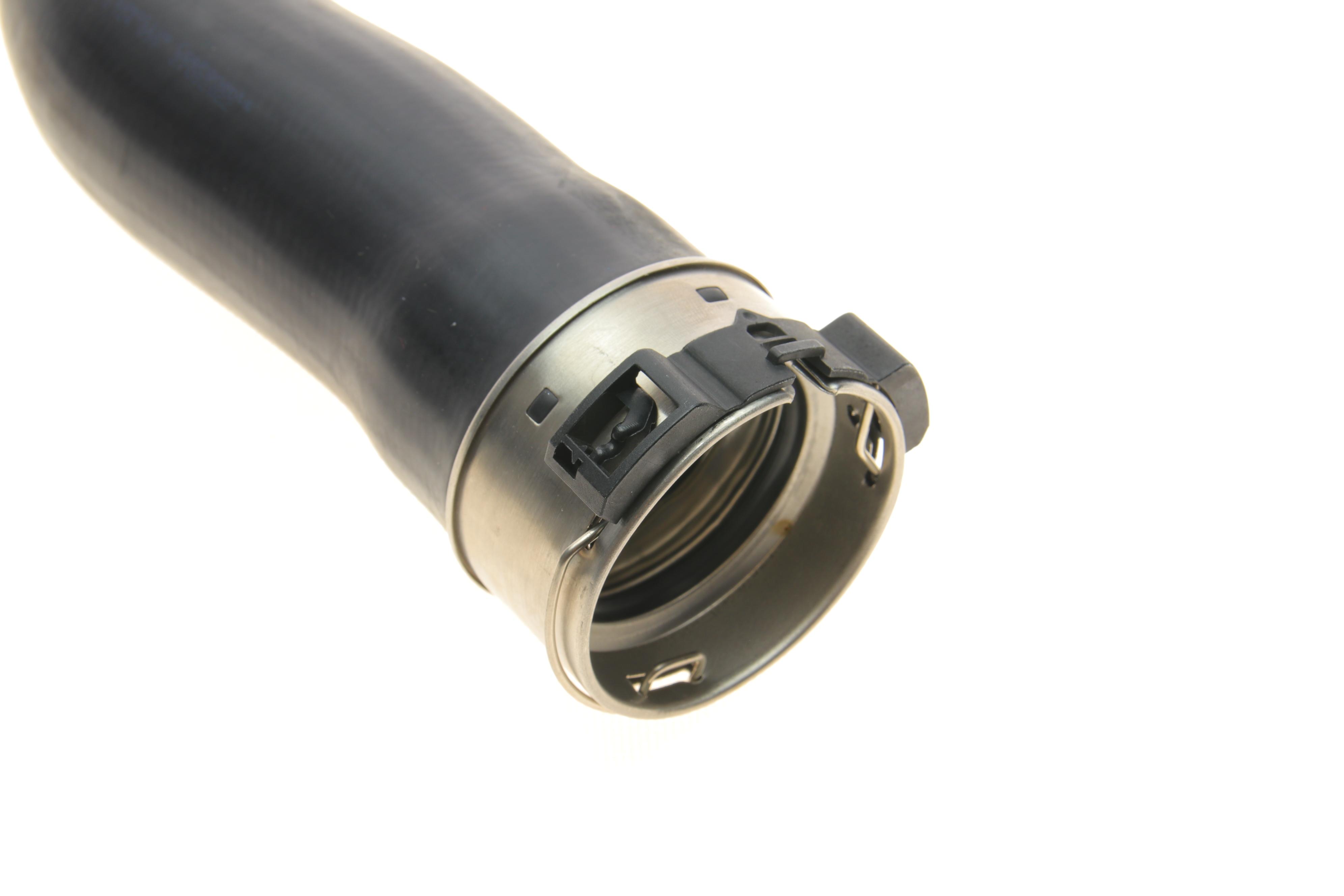 Патрубок інтеркулера (R) BMW 5 (F10/F07) 2.0d 10-16 (B47/N47)