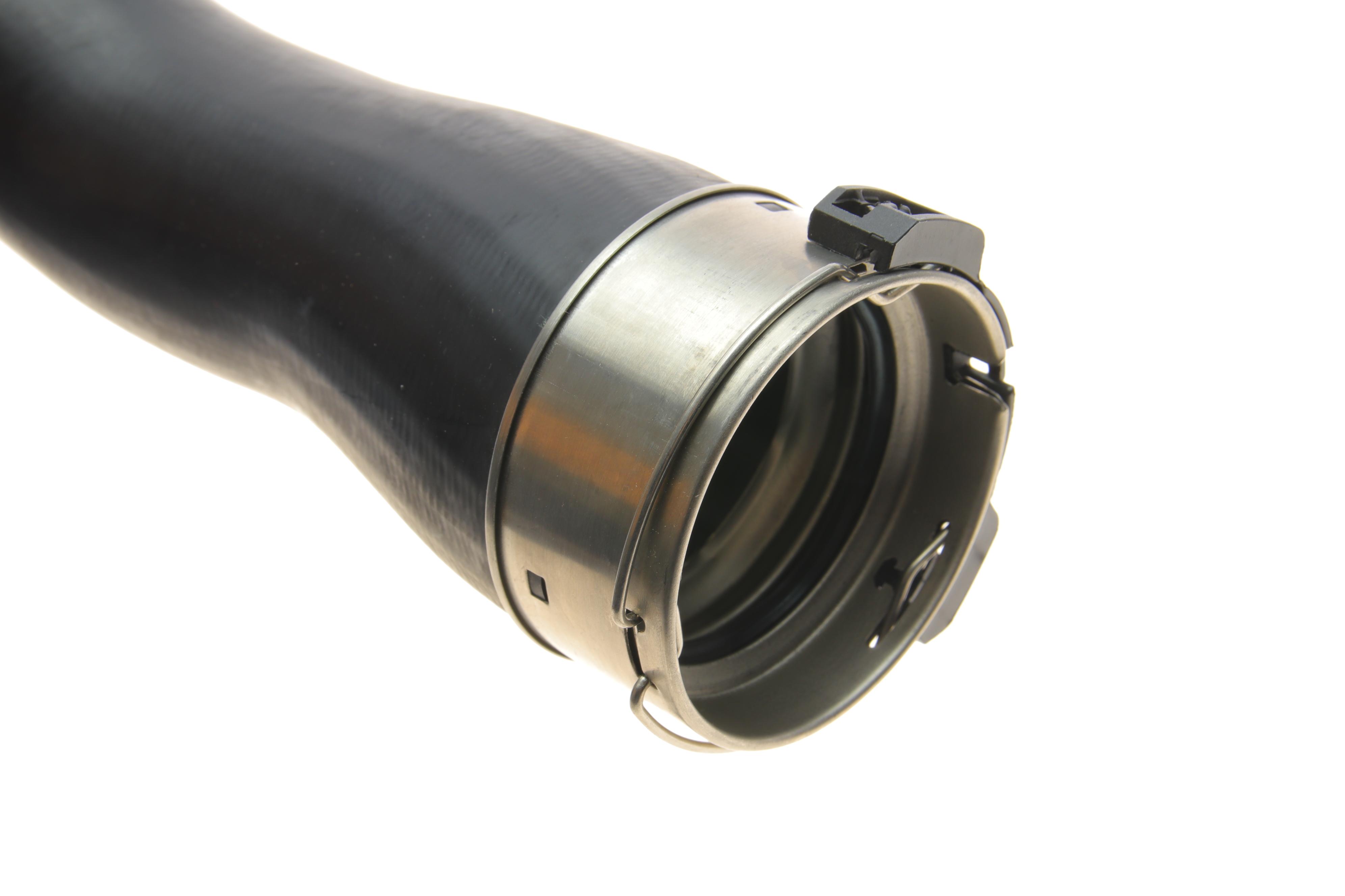 Патрубок інтеркулера (R) BMW 5 (F10/F07) 2.0d 10-16 (B47/N47)