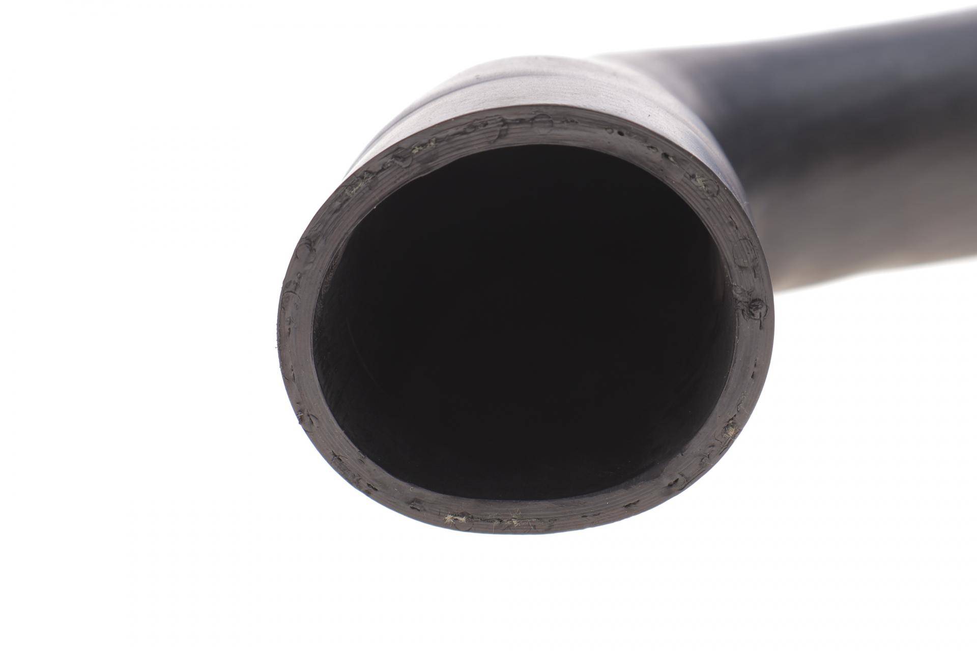 Патрубок інтеркулера (нижній) Citroen C5/Peugeot 407 2.0HDi 08-