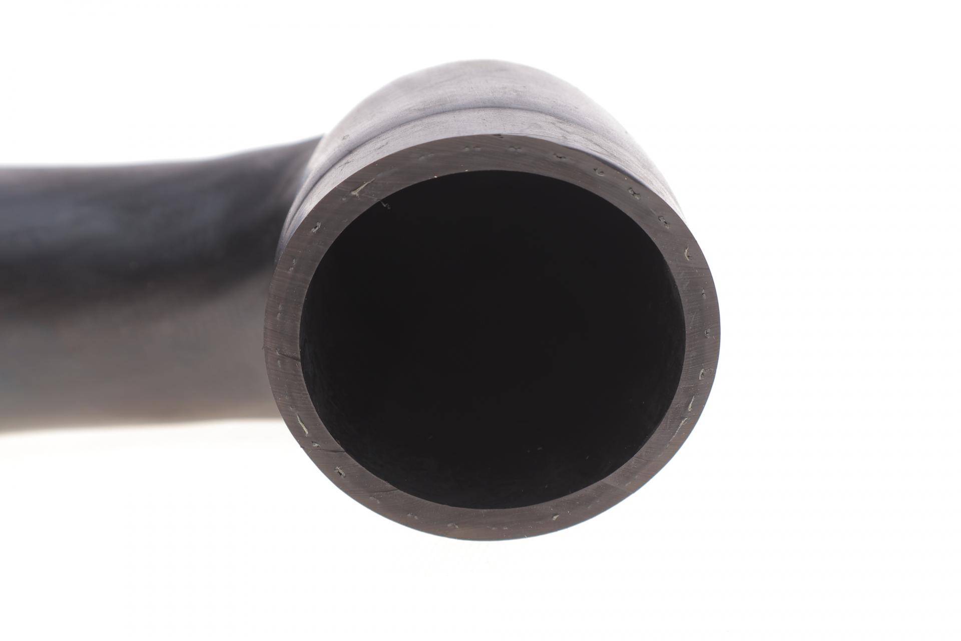 Патрубок інтеркулера (нижній) Citroen C5/Peugeot 407 2.0HDi 08-